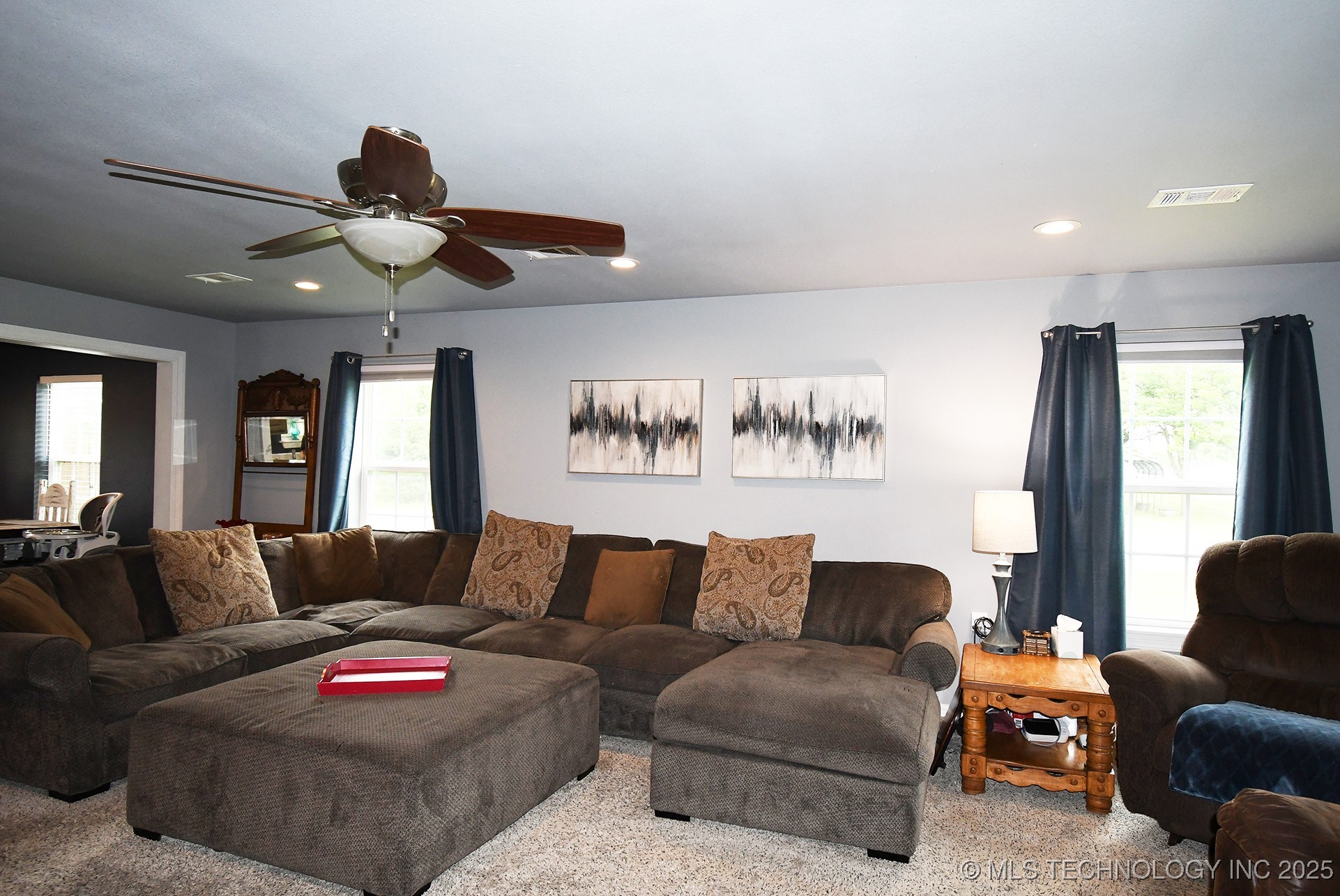 304 S Blackstone Street Property Photo 3