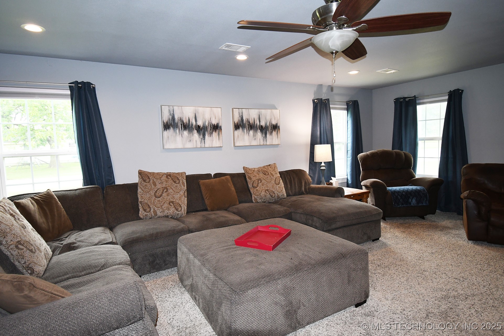 304 S Blackstone Street Property Photo 5