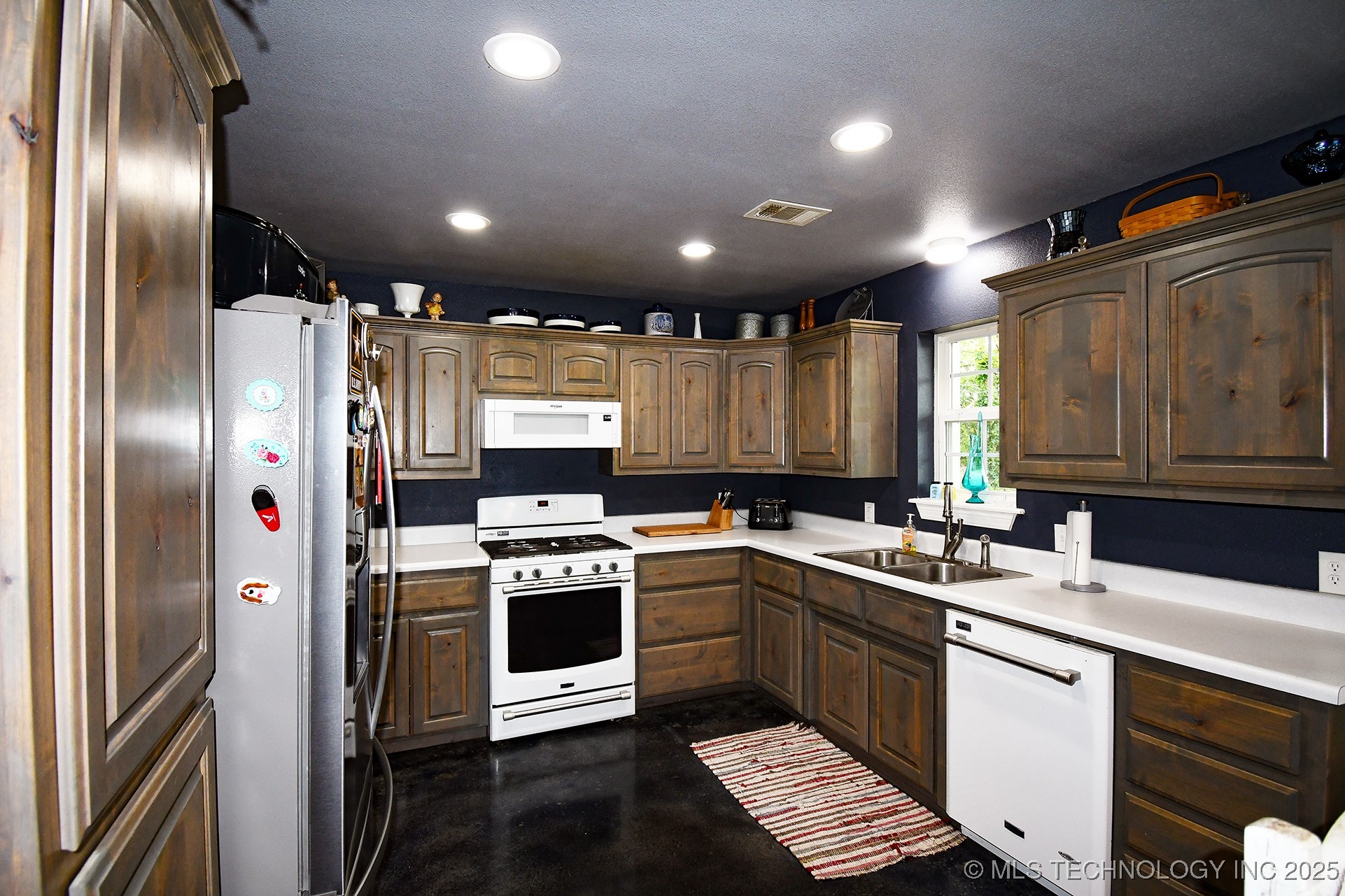 304 S Blackstone Street Property Photo 6