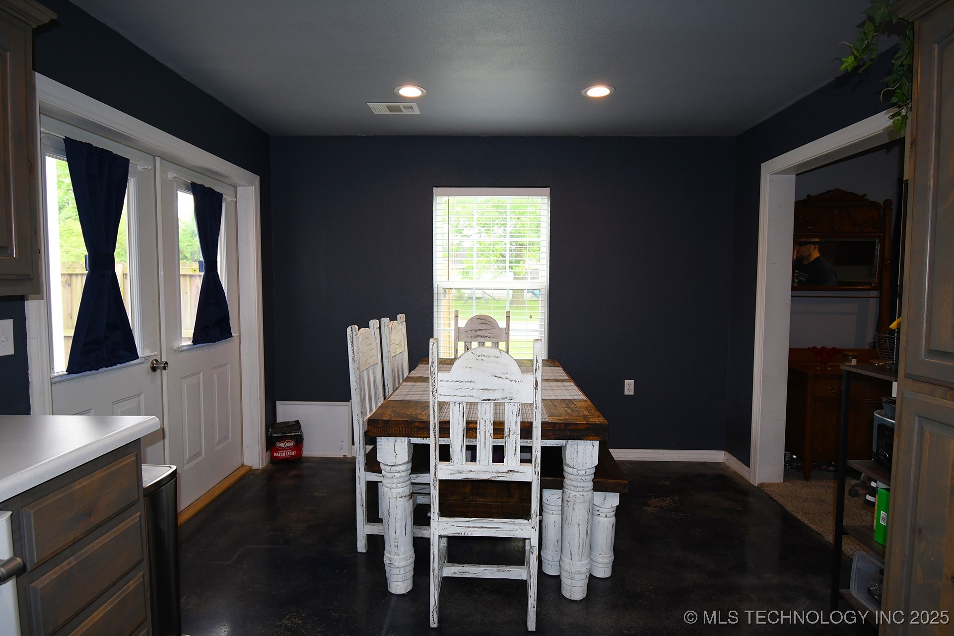 304 S Blackstone Street Property Photo 9