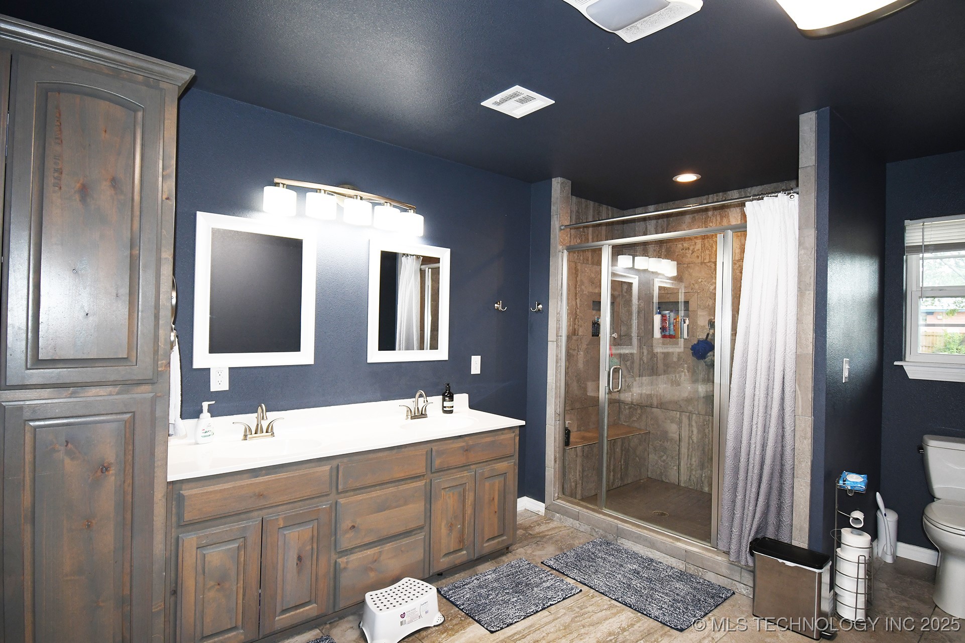 304 S Blackstone Street Property Photo 15