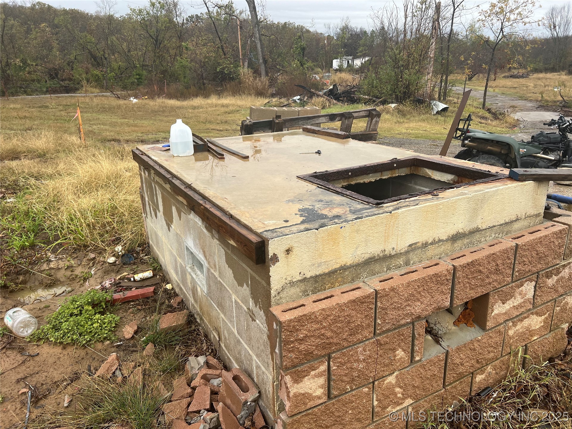 1825 N 4257 Road Property Photo 2