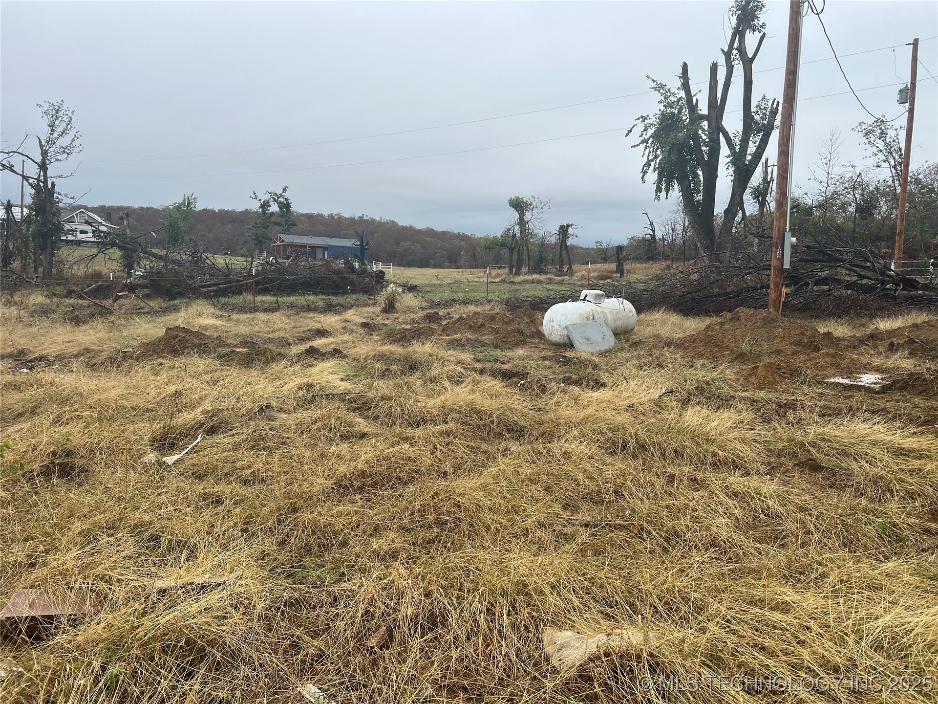 1825 N 4257 Road Property Photo 4