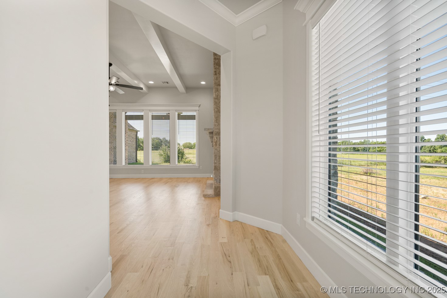 2601 W Twin Oaks Street Property Photo 3