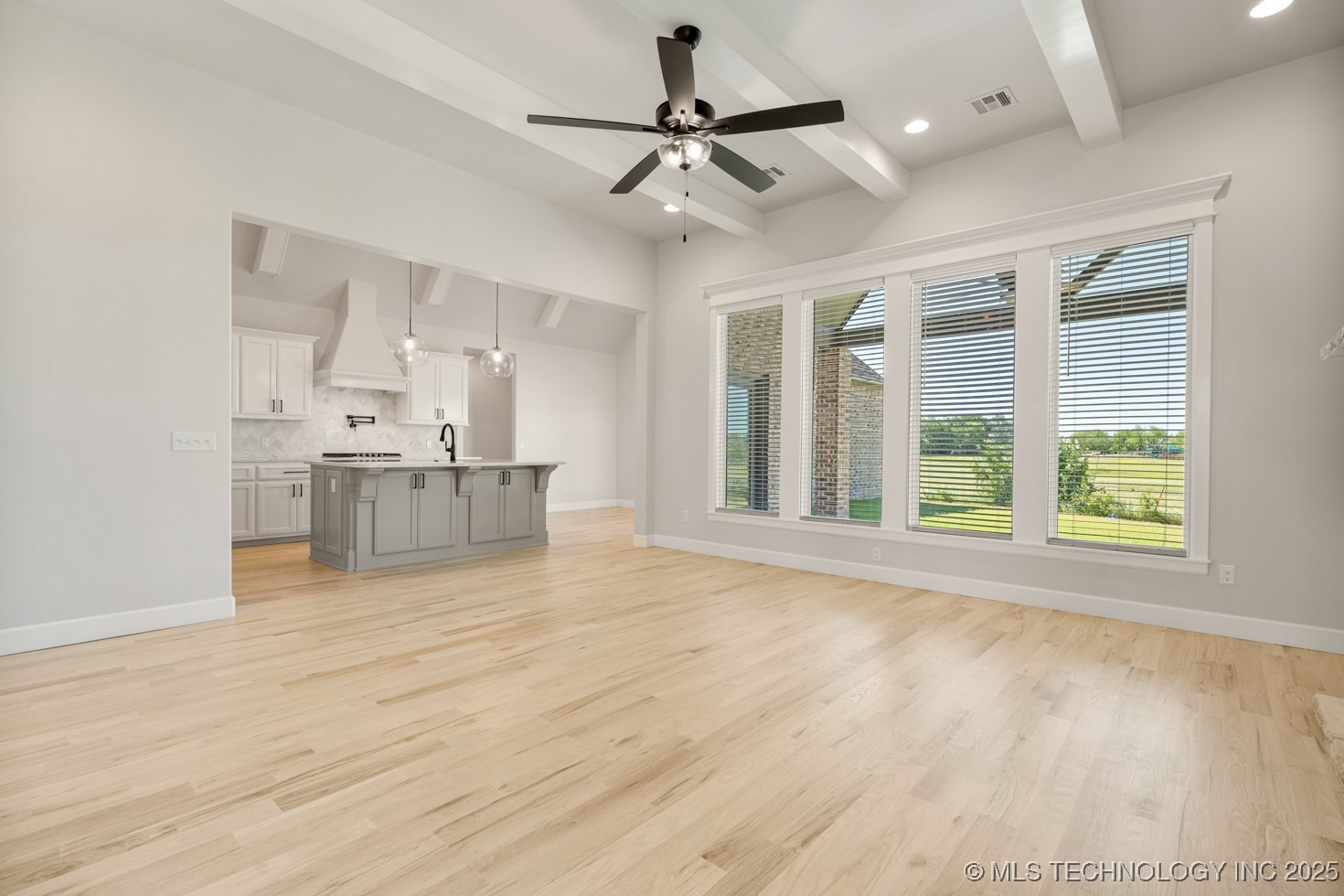 2601 W Twin Oaks Street Property Photo 4