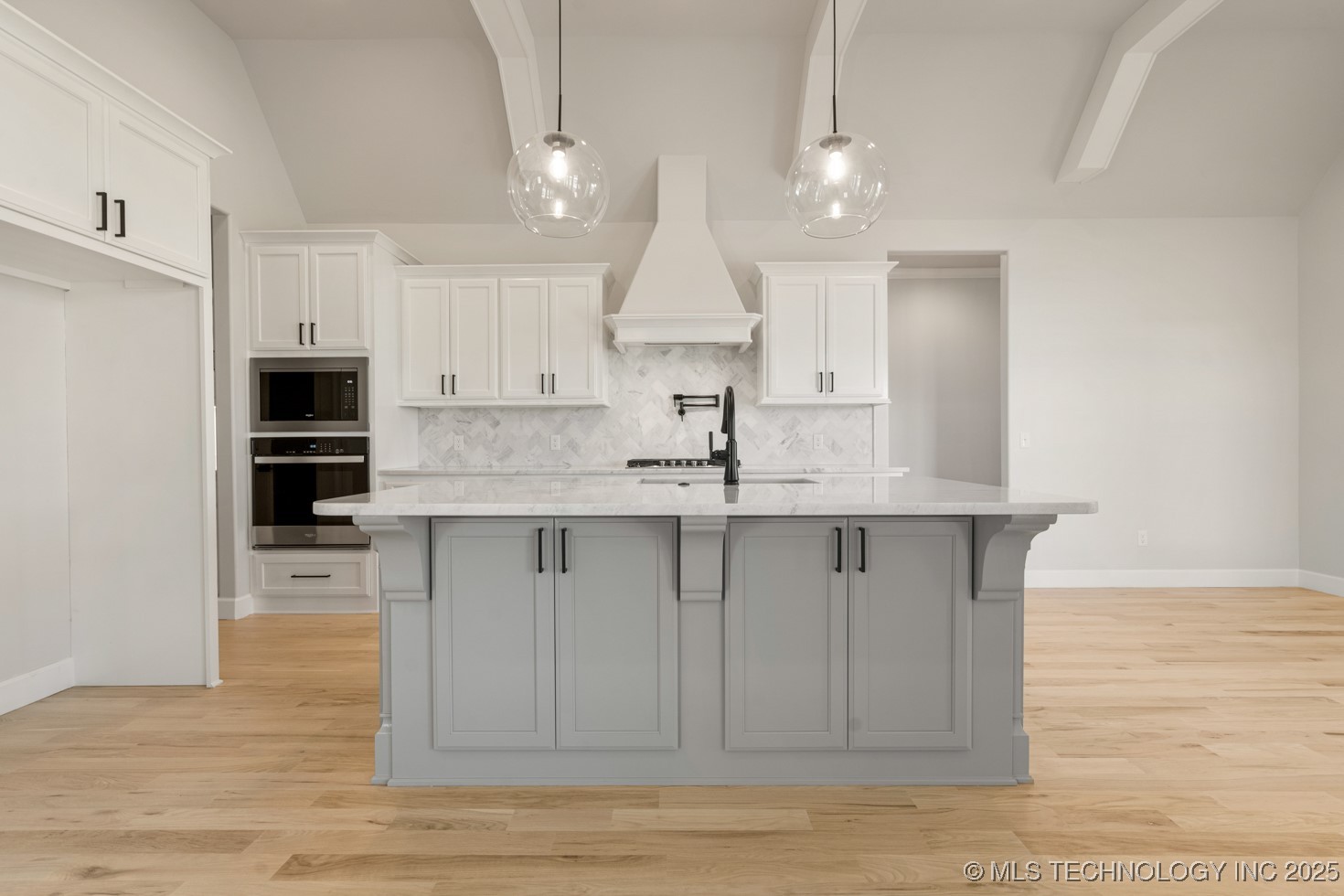 2601 W Twin Oaks Street Property Photo 10