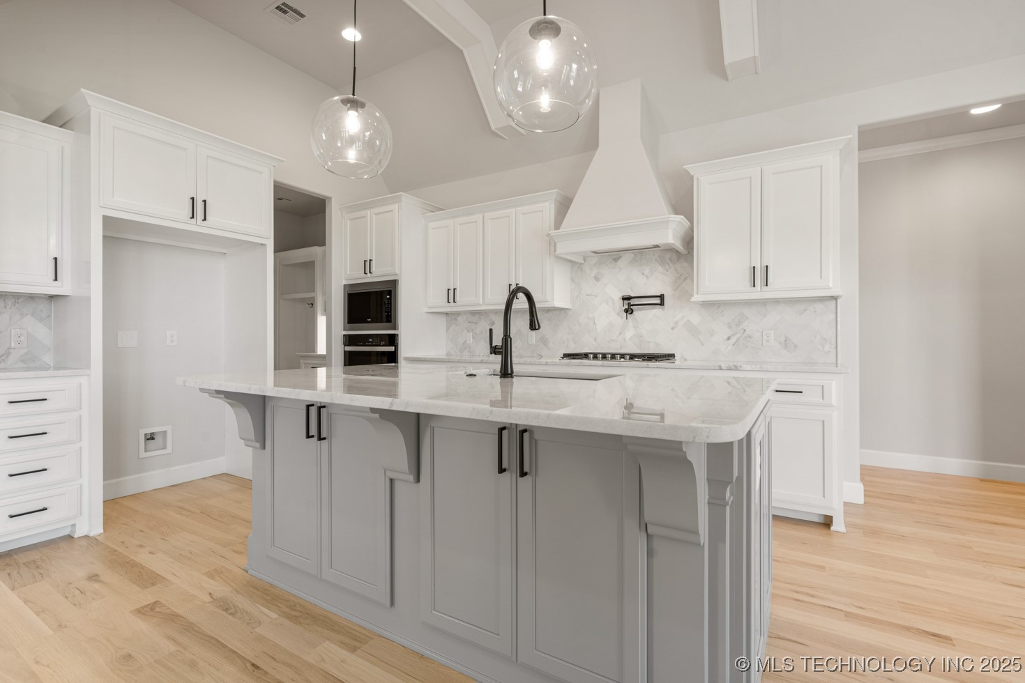 2601 W Twin Oaks Street Property Photo 11