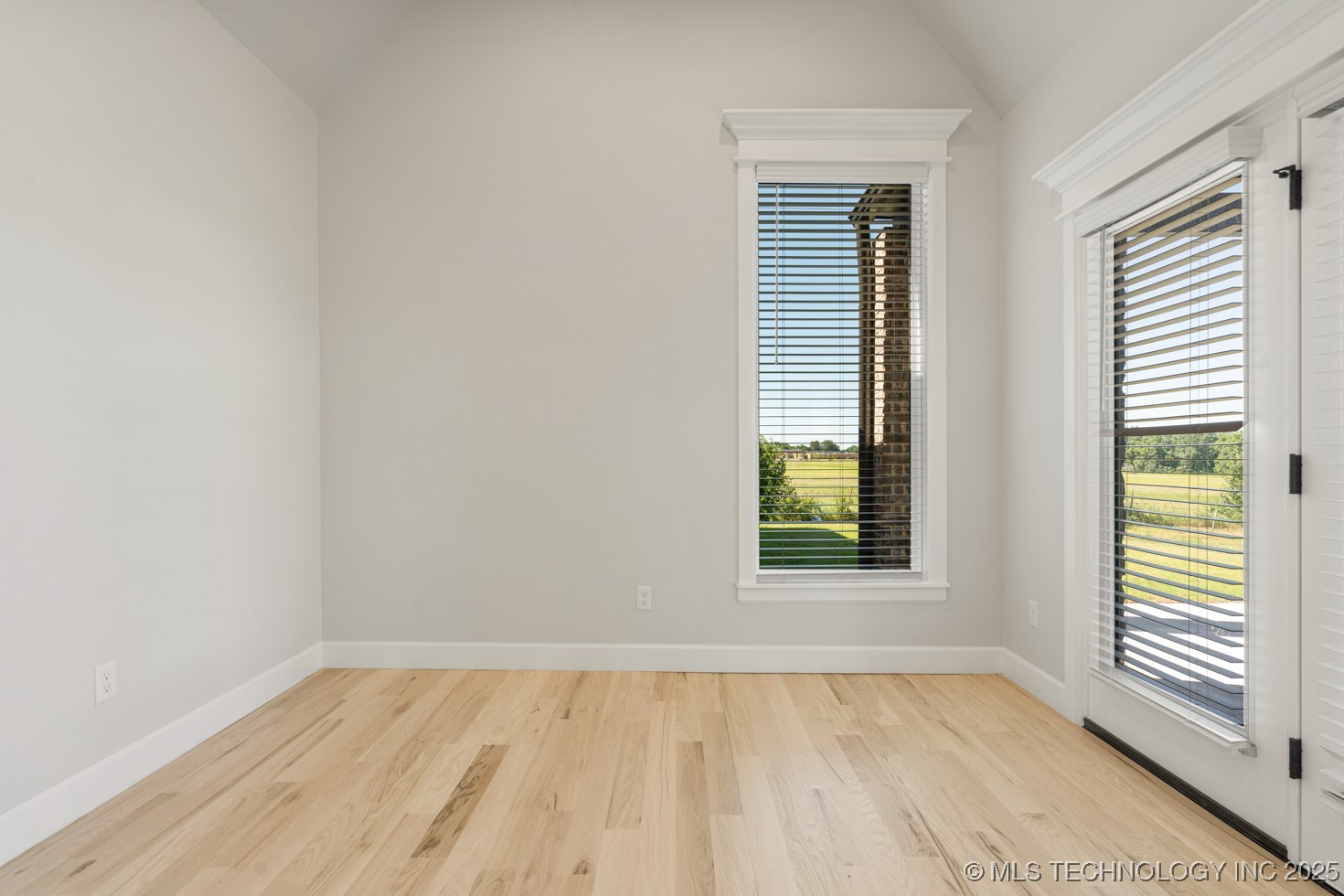 2601 W Twin Oaks Street Property Photo 16