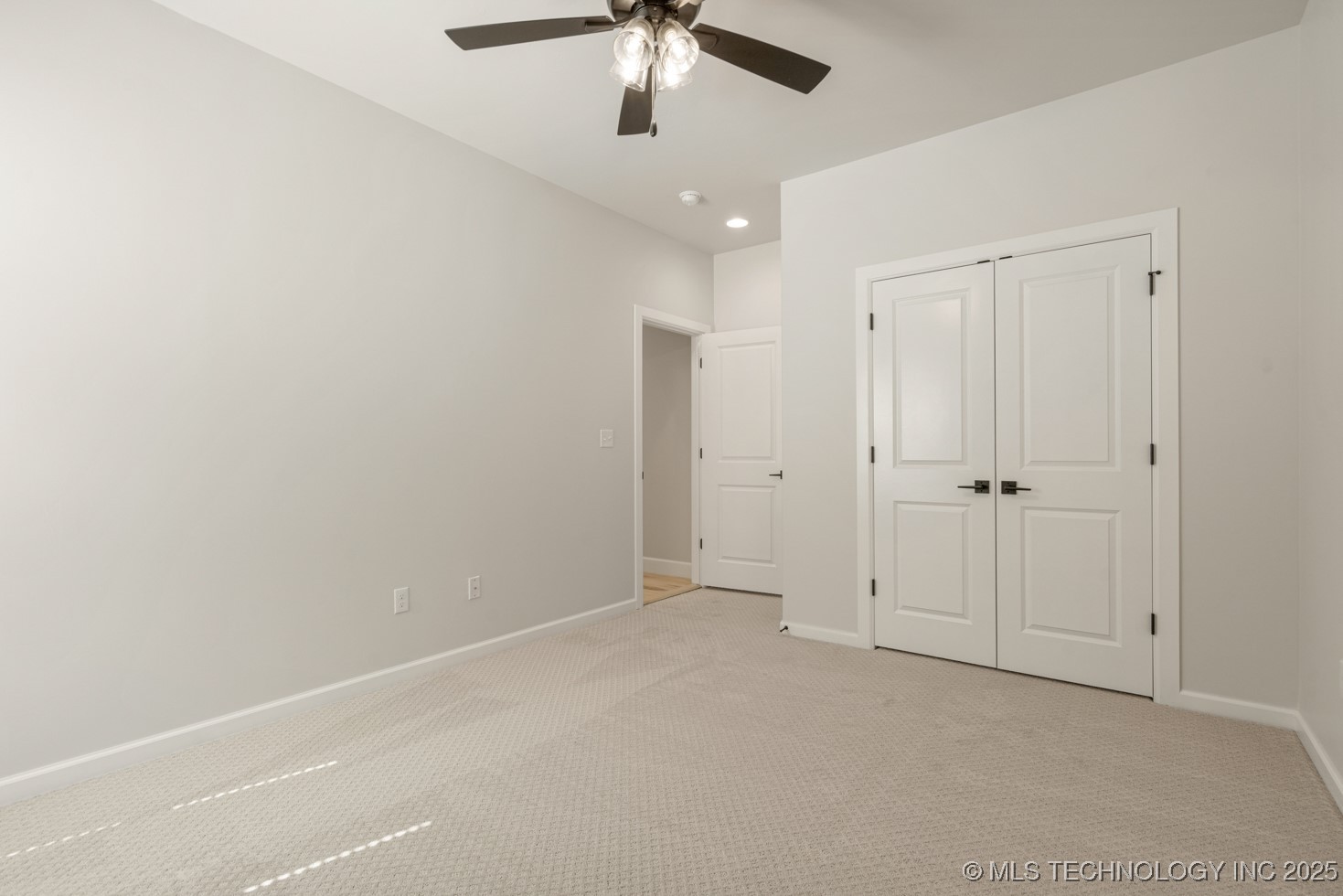 2601 W Twin Oaks Street Property Photo 19