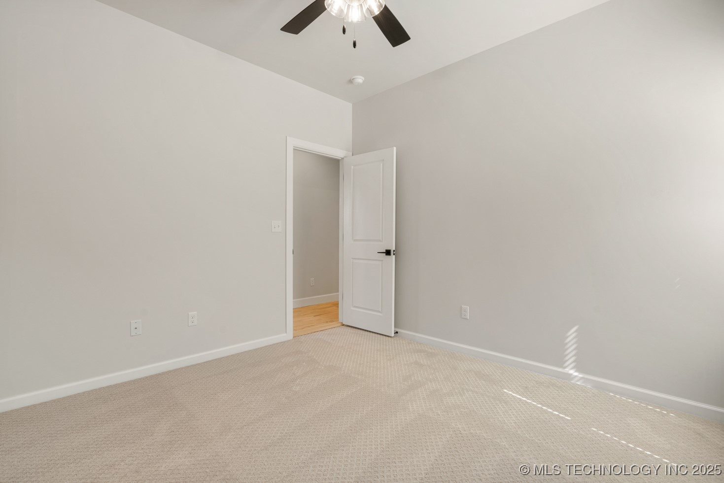 2601 W Twin Oaks Street Property Photo 23