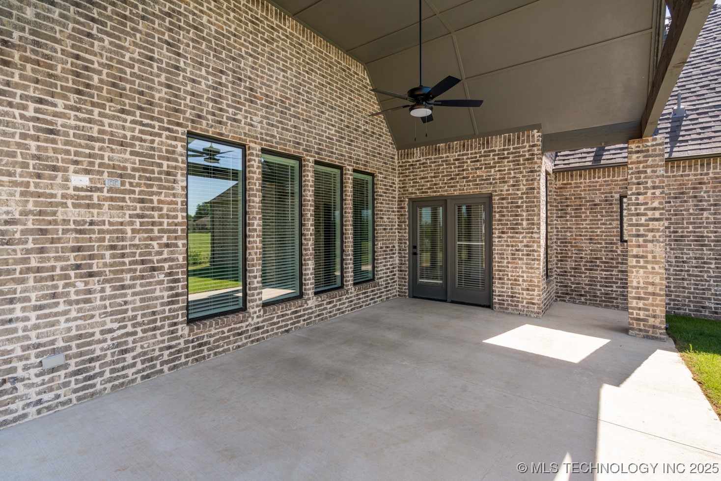 2601 W Twin Oaks Street Property Photo 32