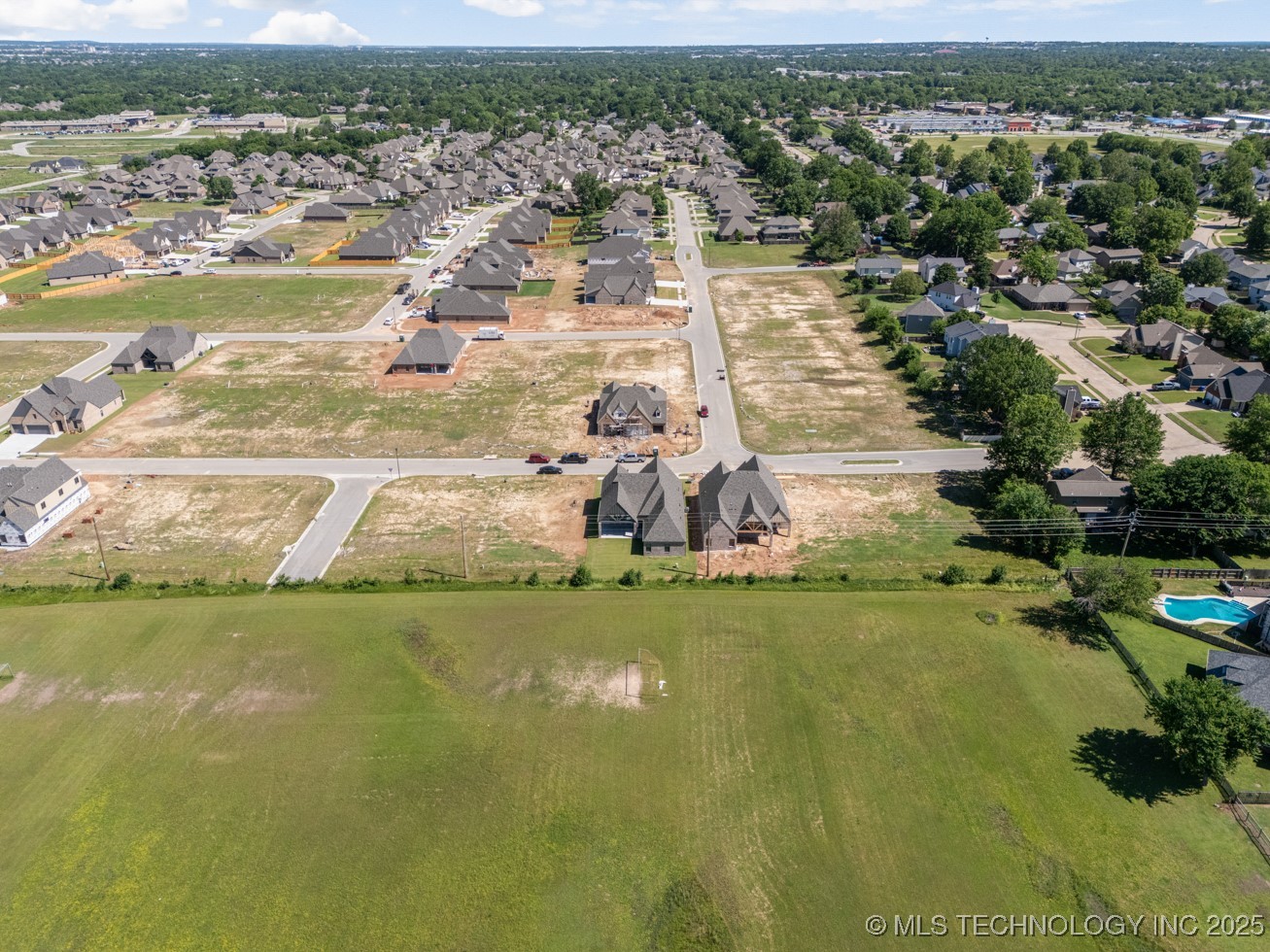 2601 W Twin Oaks Street Property Photo 43