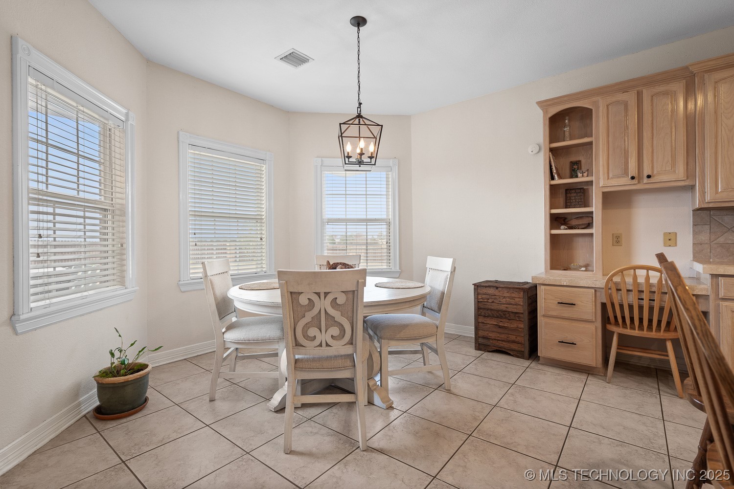 833 Franklin Drive Property Photo 9