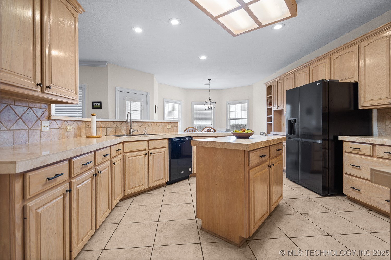 833 Franklin Drive Property Photo 18