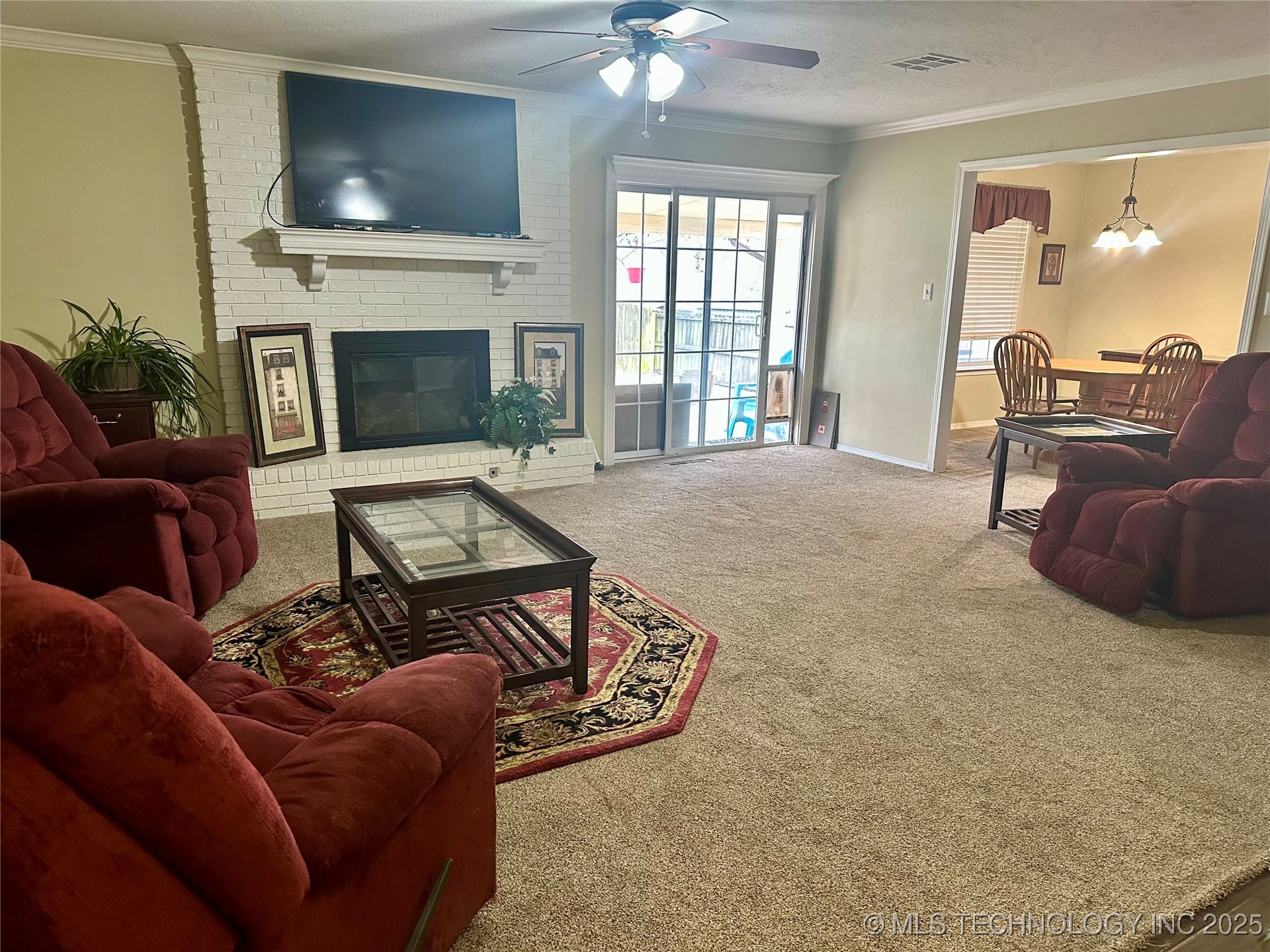 1325 Whispering Hills Property Photo 5