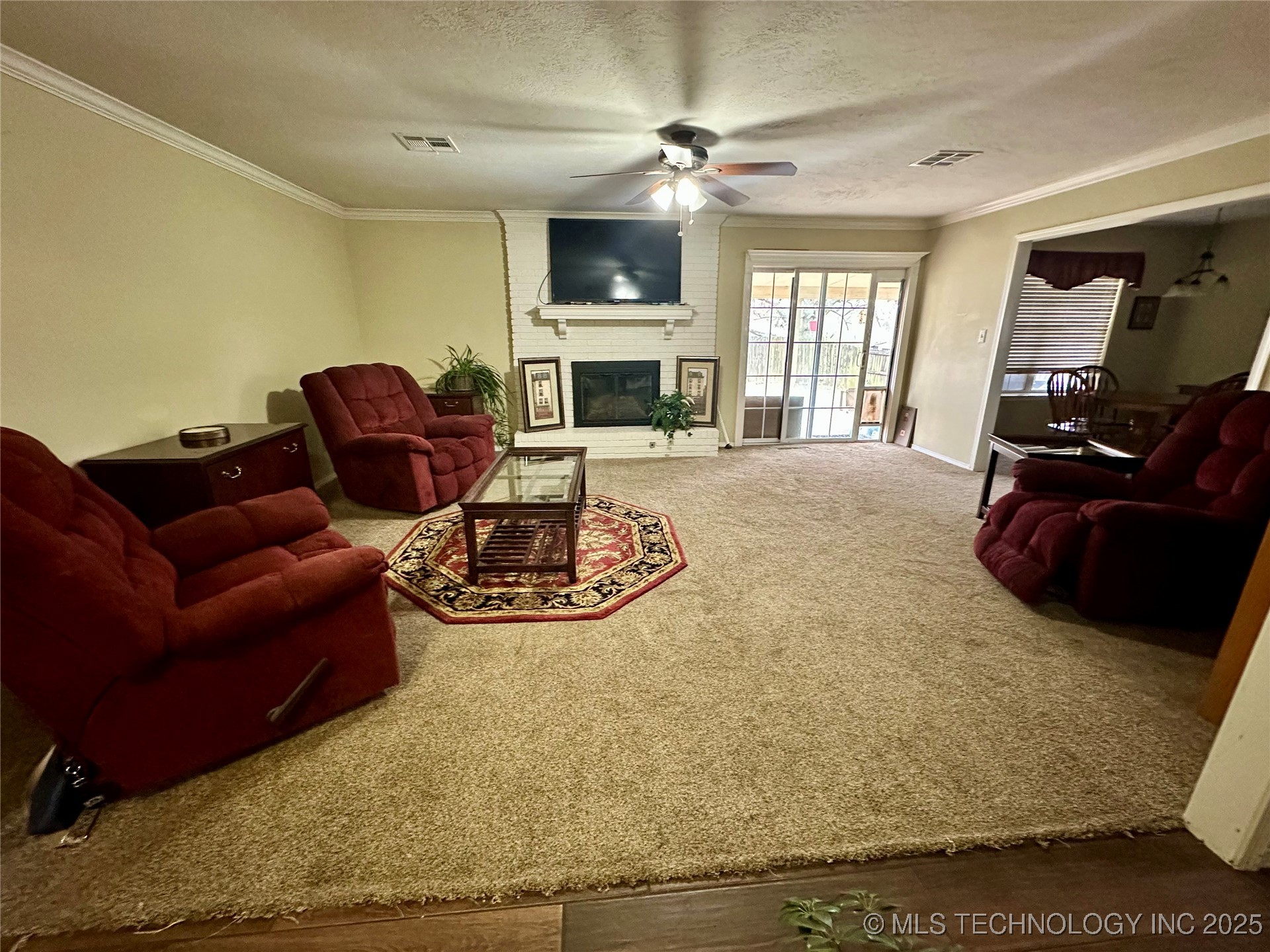 1325 Whispering Hills Property Photo 7