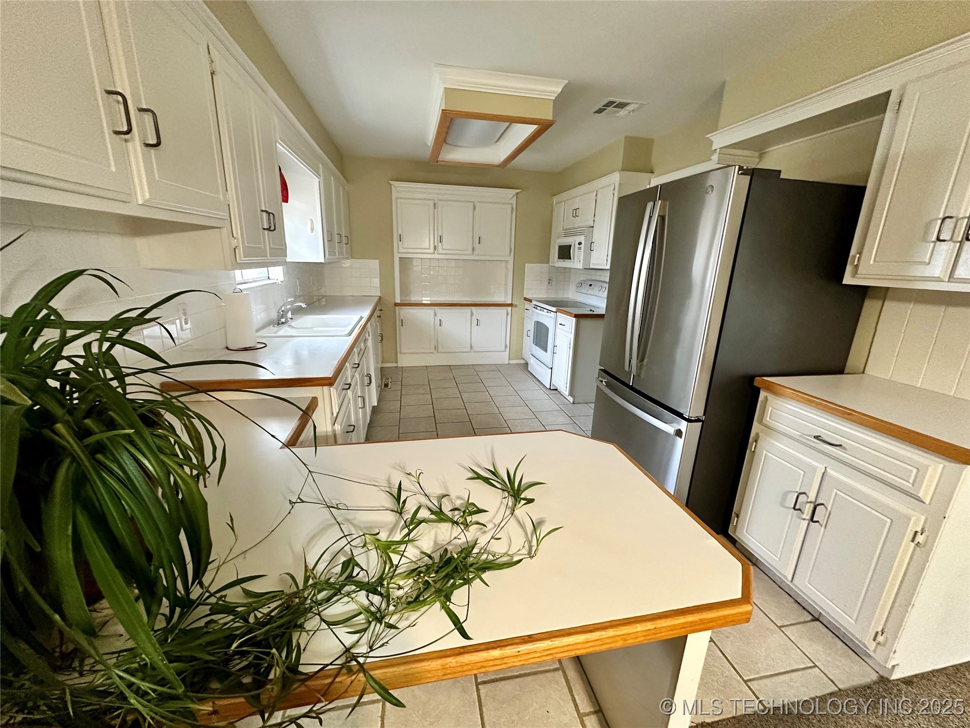 1325 Whispering Hills Property Photo 10