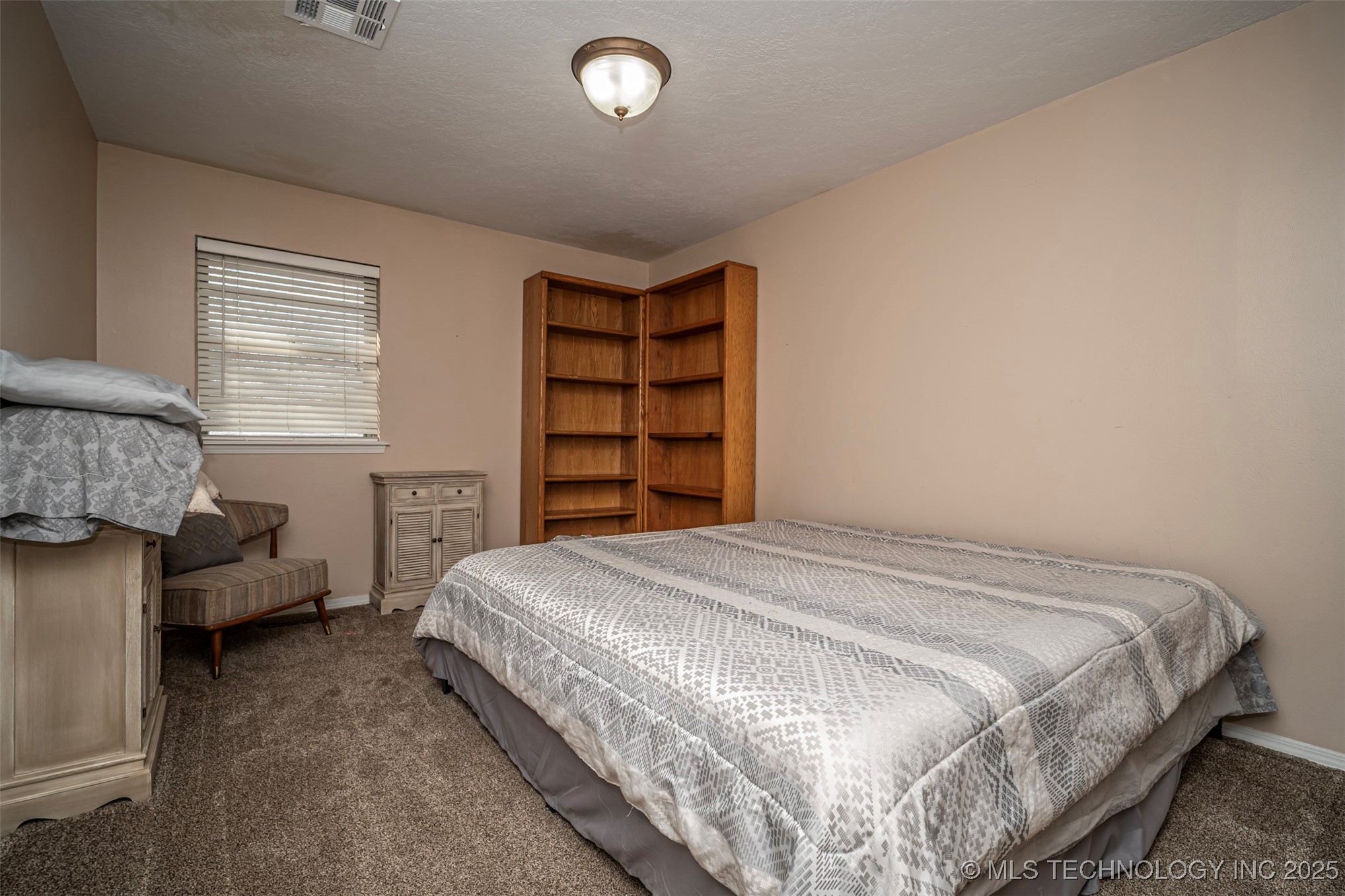 1325 Whispering Hills Property Photo 12