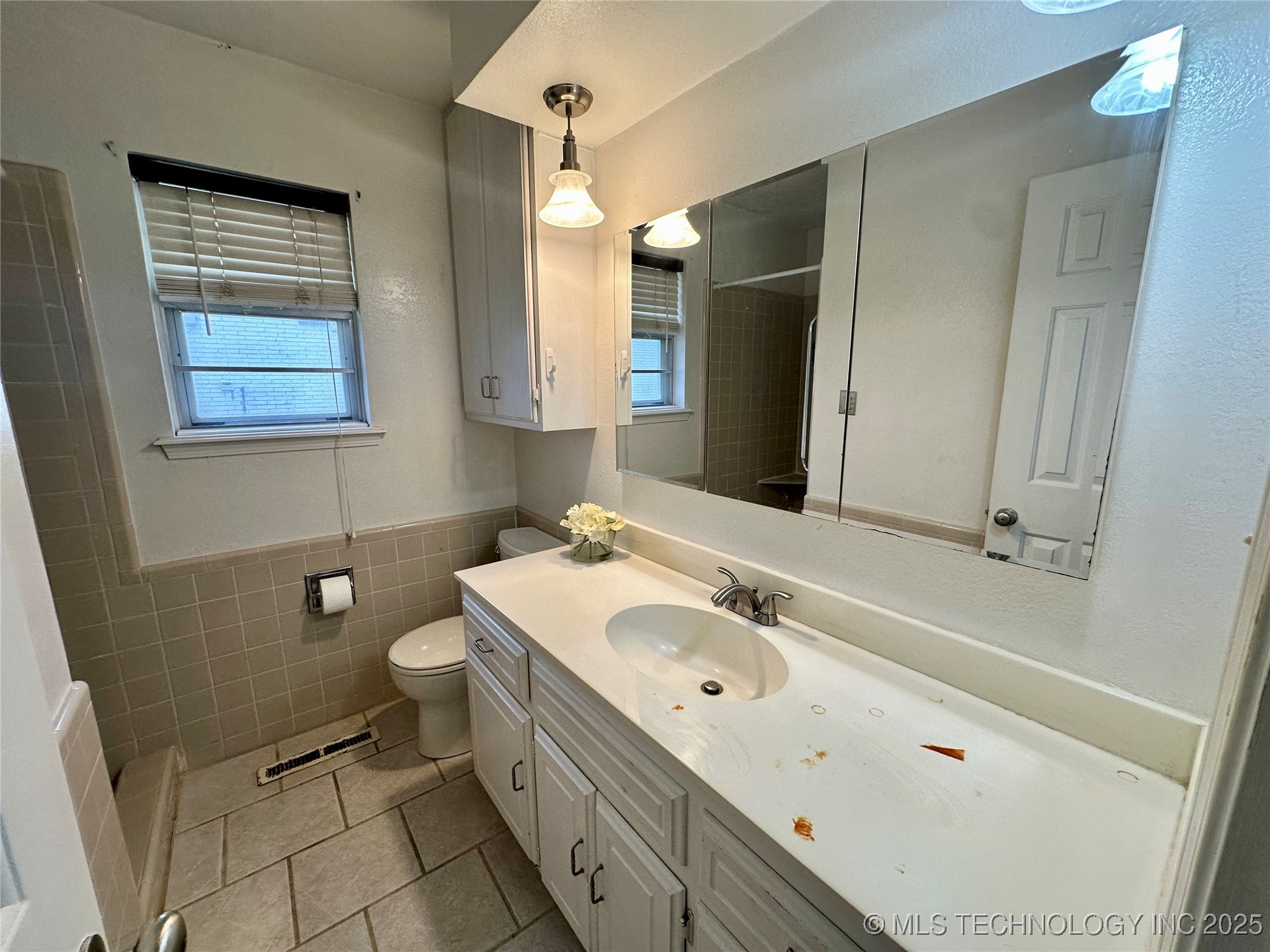 1325 Whispering Hills Property Photo 16