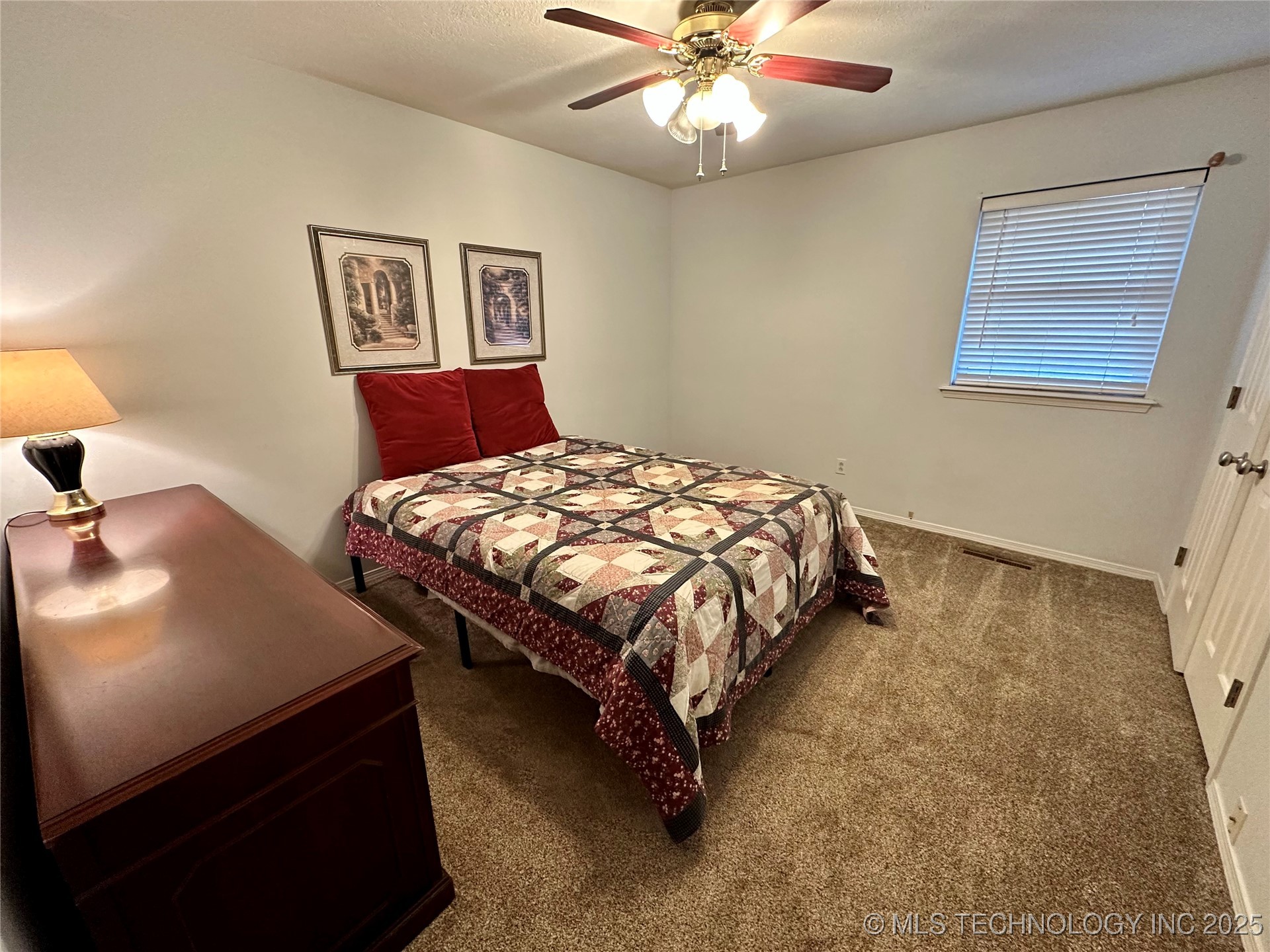 1325 Whispering Hills Property Photo 18