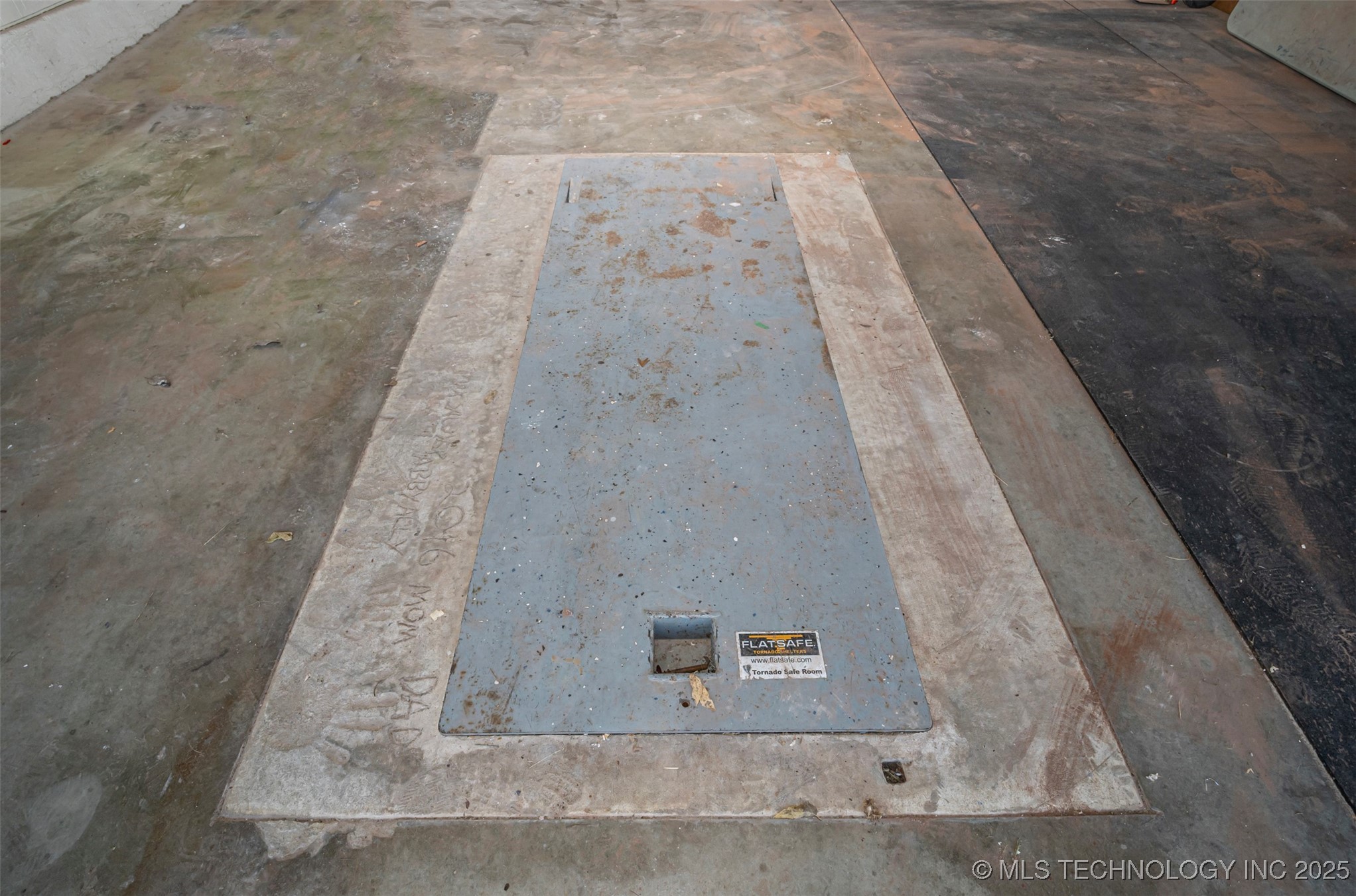 1325 Whispering Hills Property Photo 20