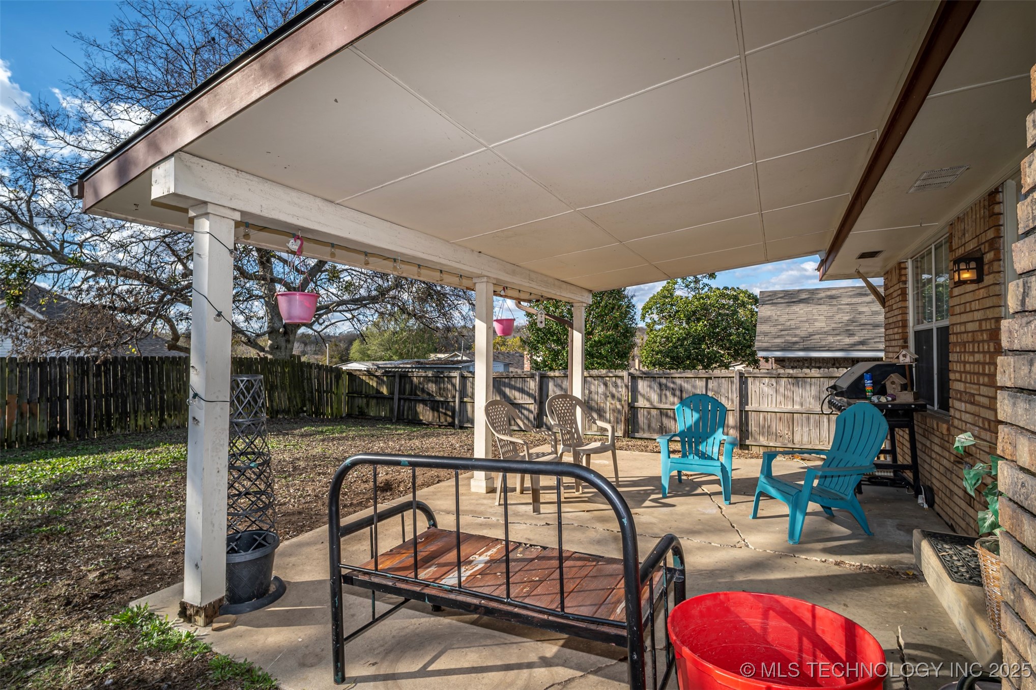 1325 Whispering Hills Property Photo 23