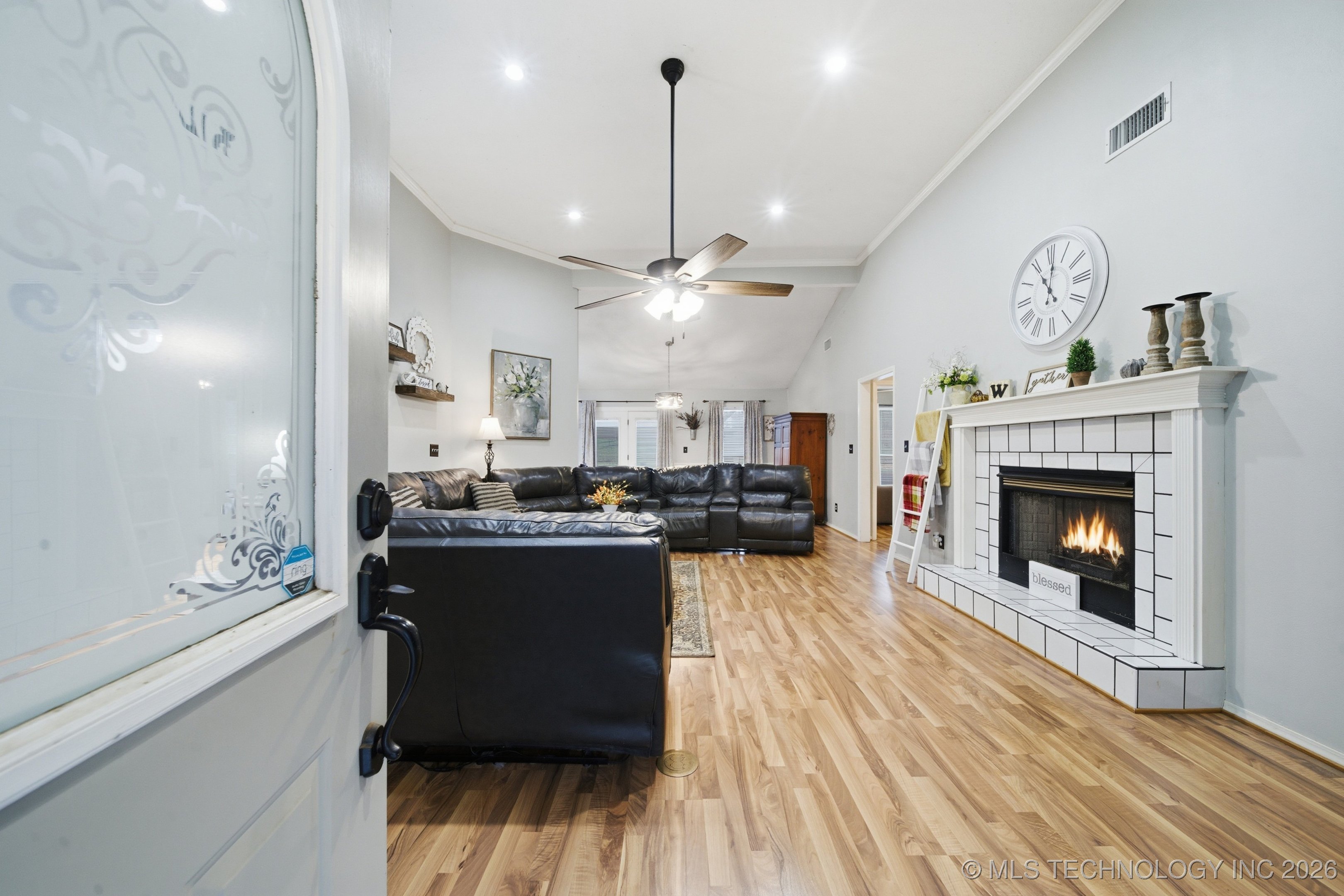 1101 N Navajo Property Photo 6