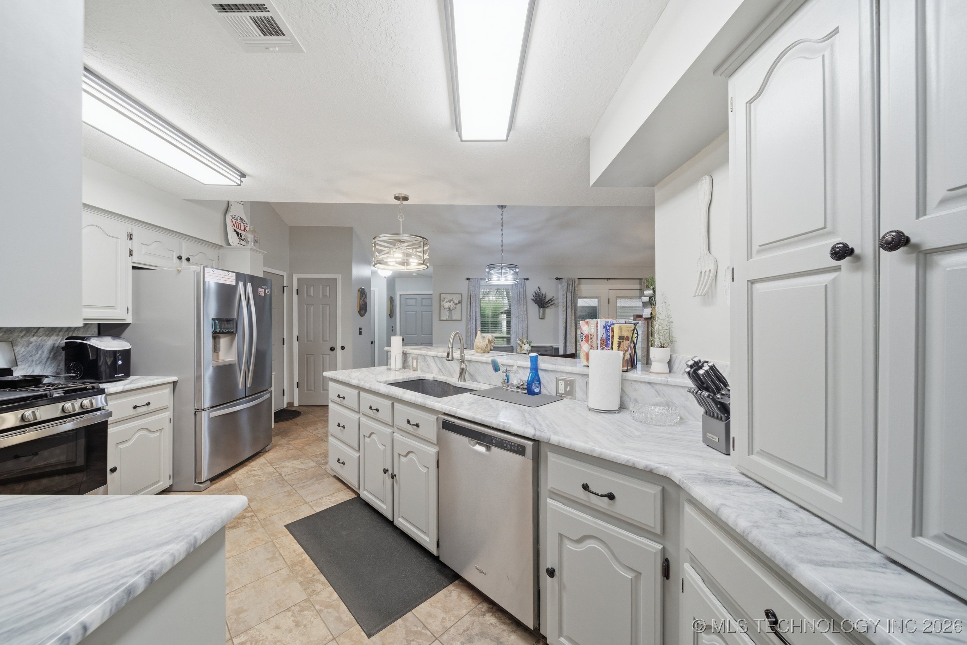 1101 N Navajo Property Photo 13