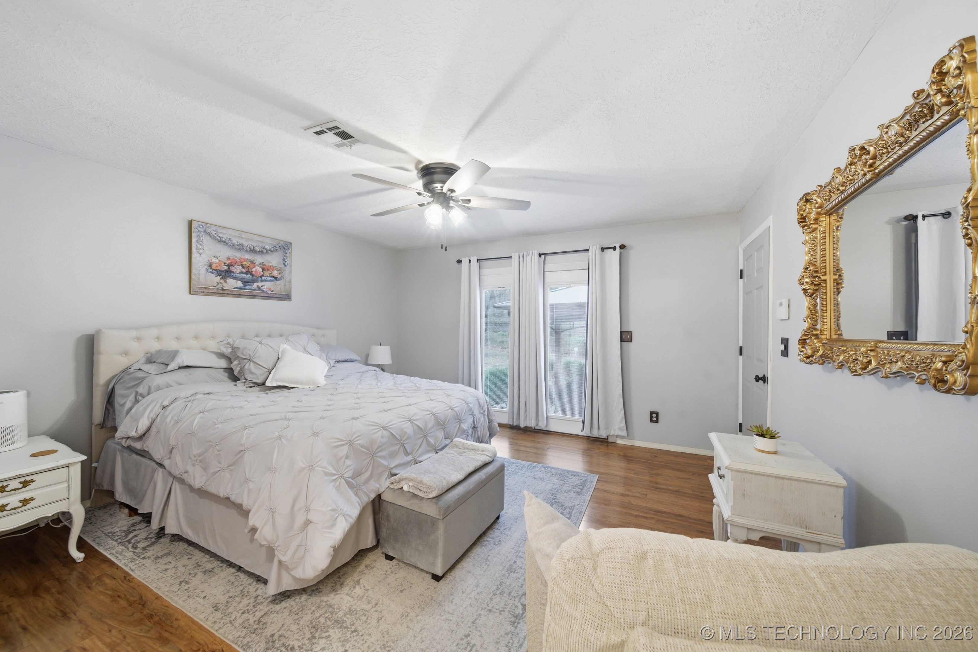 1101 N Navajo Property Photo 22