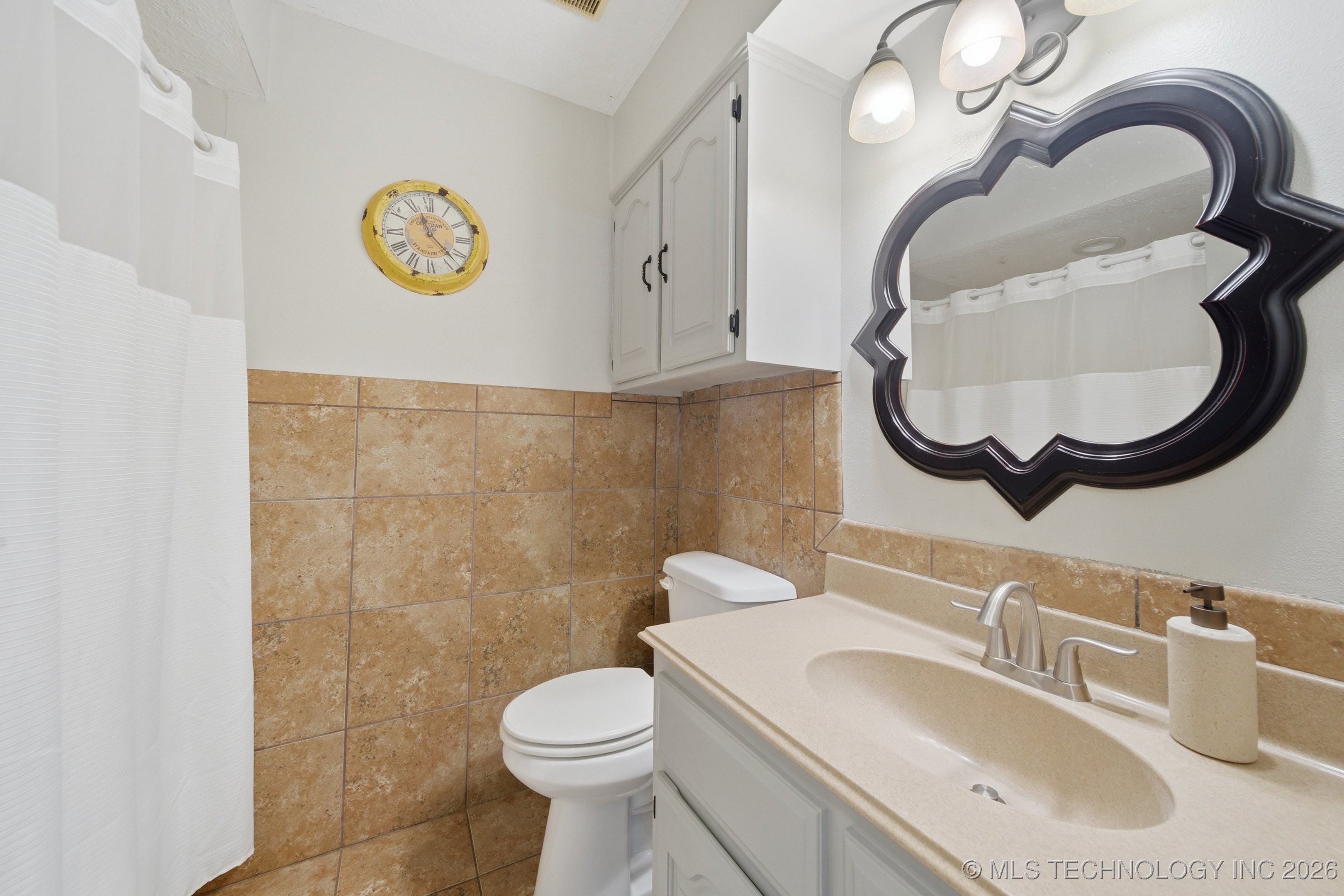 1101 N Navajo Property Photo 28