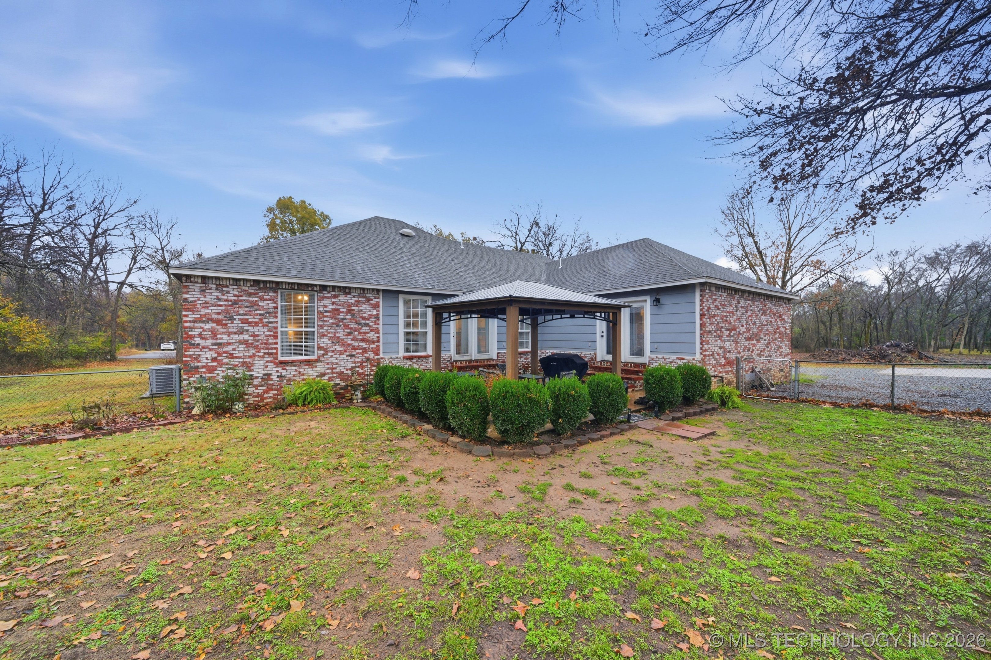 1101 N Navajo Property Photo 31