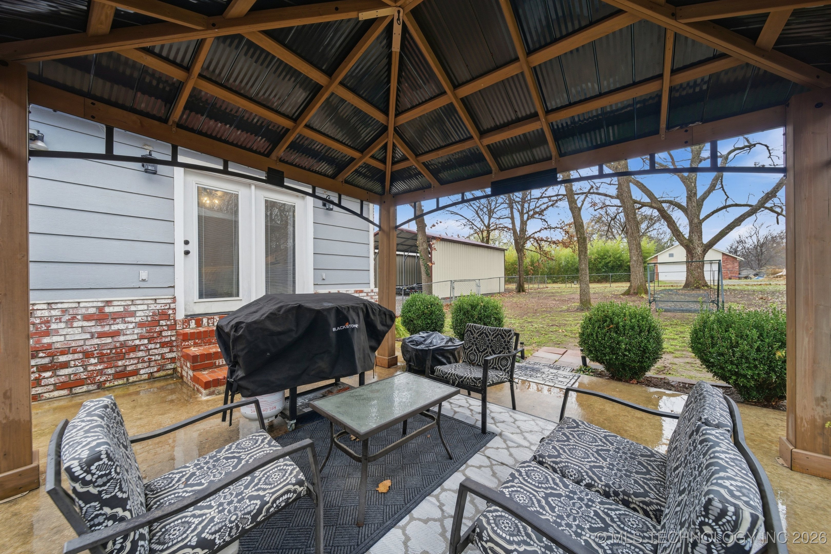 1101 N Navajo Property Photo 32