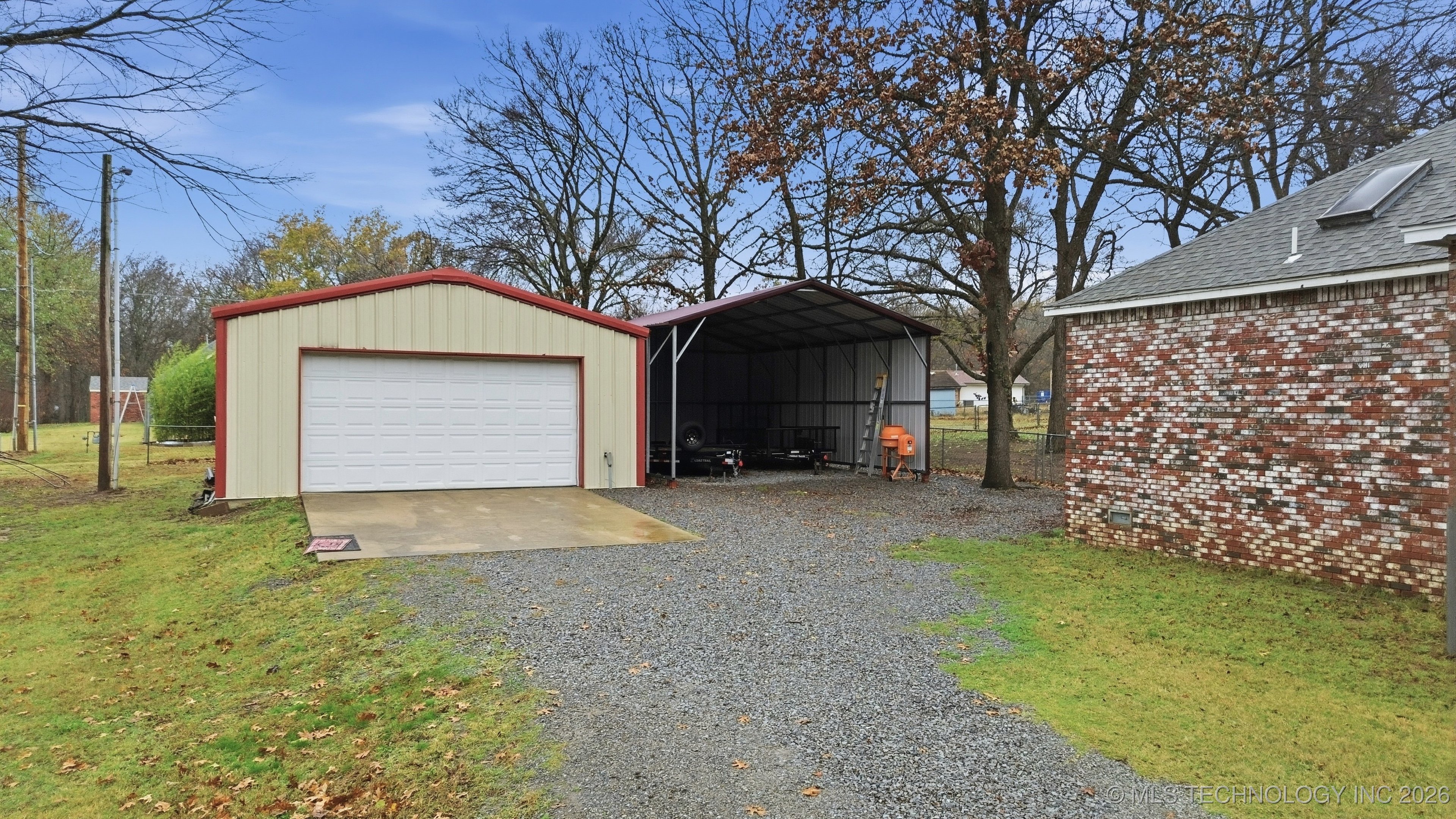 1101 N Navajo Property Photo 35