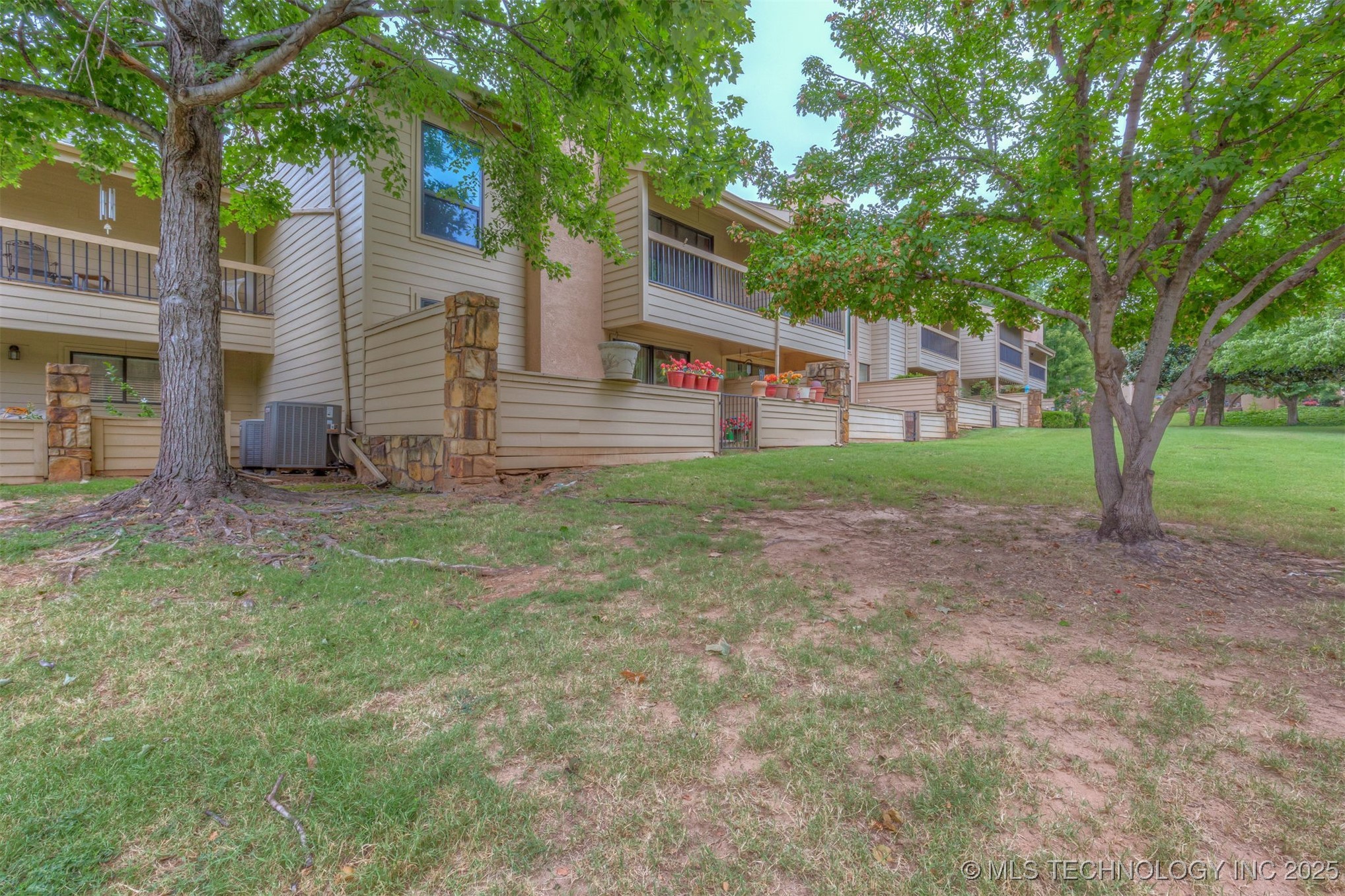 8484 S College Avenue 72 Property Photo 4