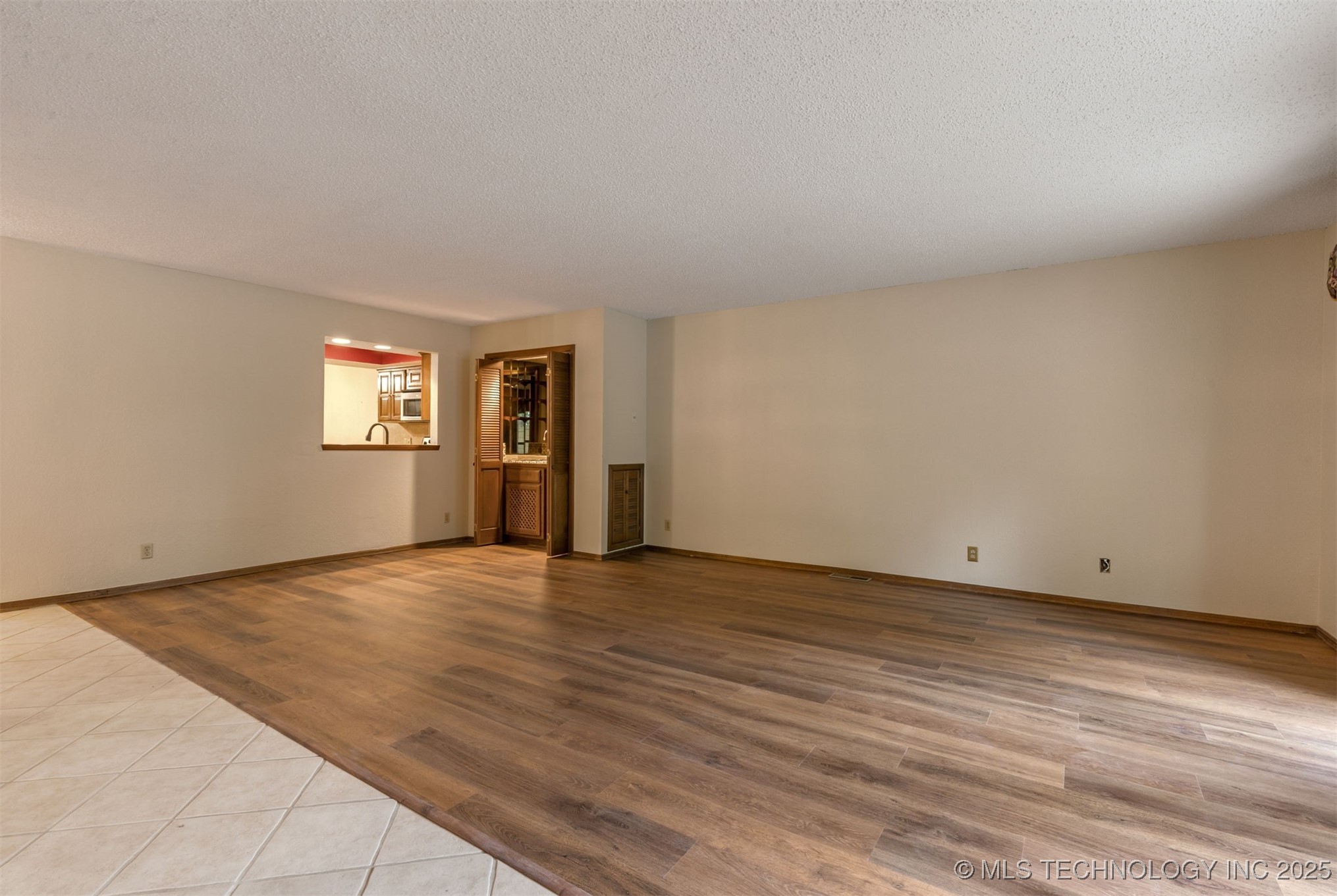 8484 S College Avenue 72 Property Photo 12