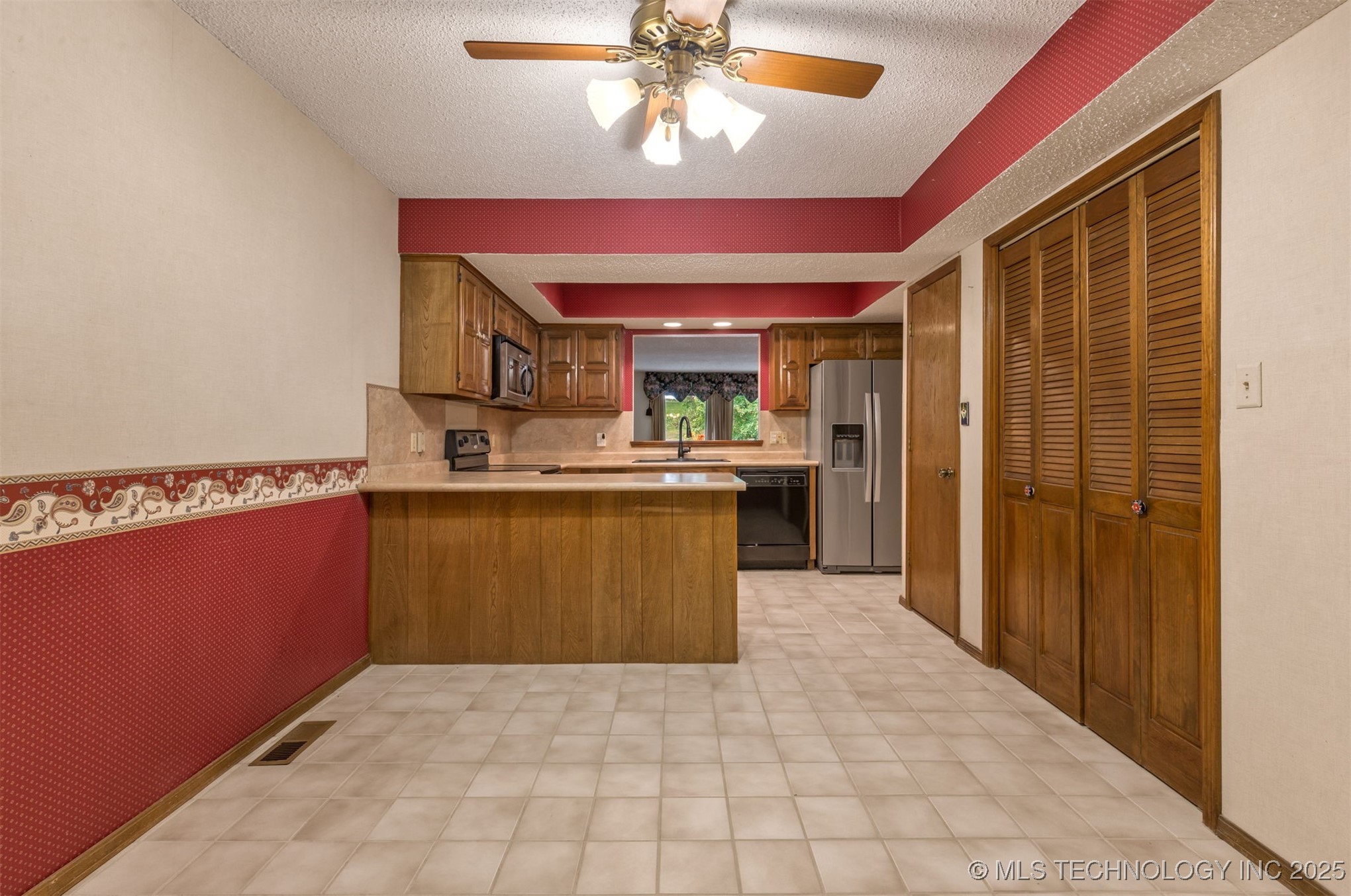 8484 S College Avenue 72 Property Photo 17