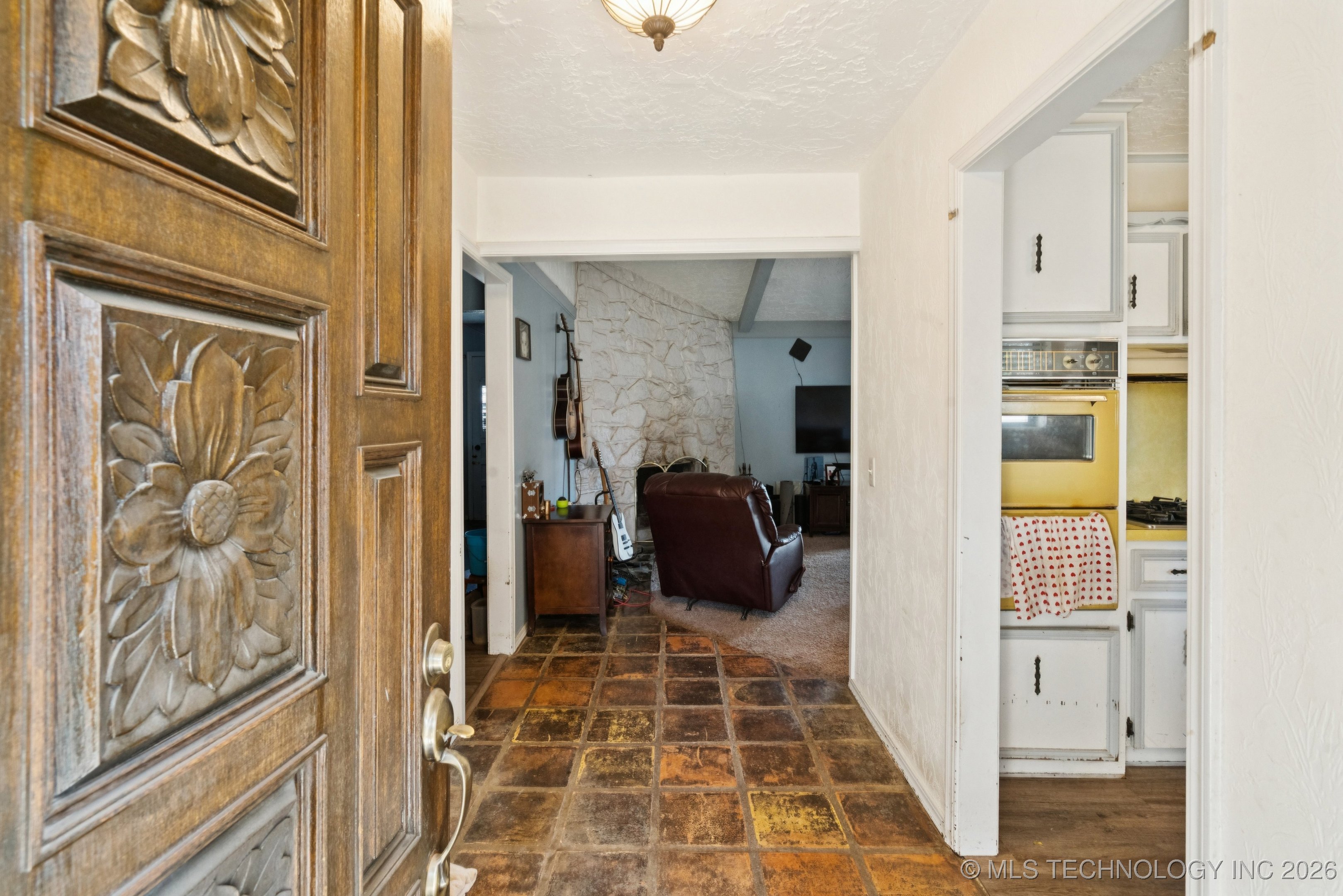 9319 S Highland Drive Property Photo 5