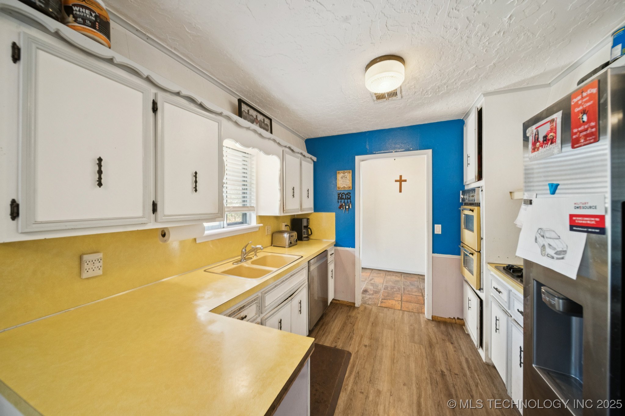 9319 S Highland Drive Property Photo 11