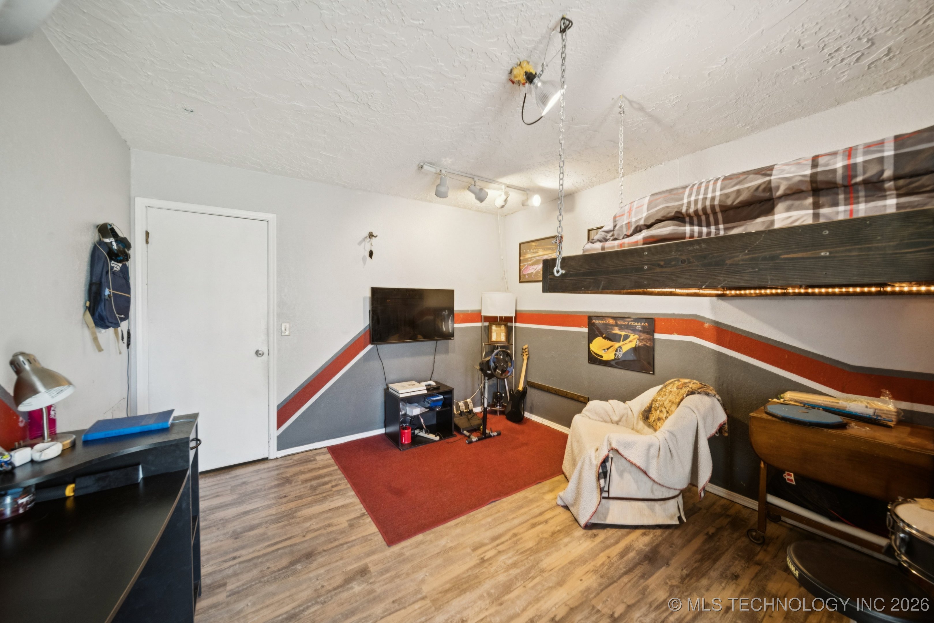 9319 S Highland Drive Property Photo 21