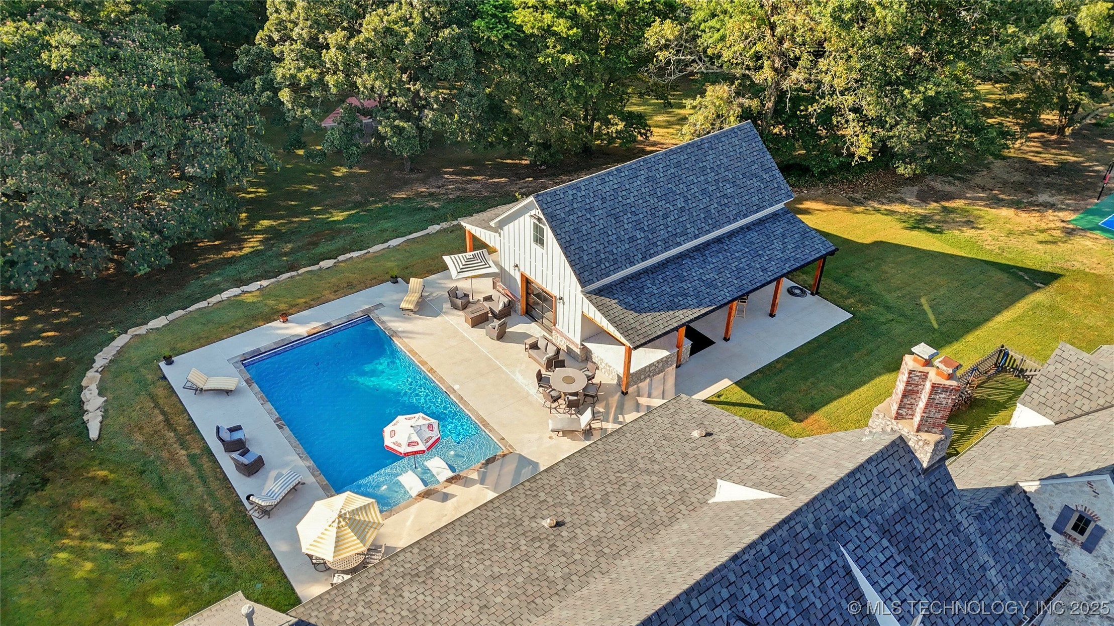 33021 S 625 Road Property Photo 3