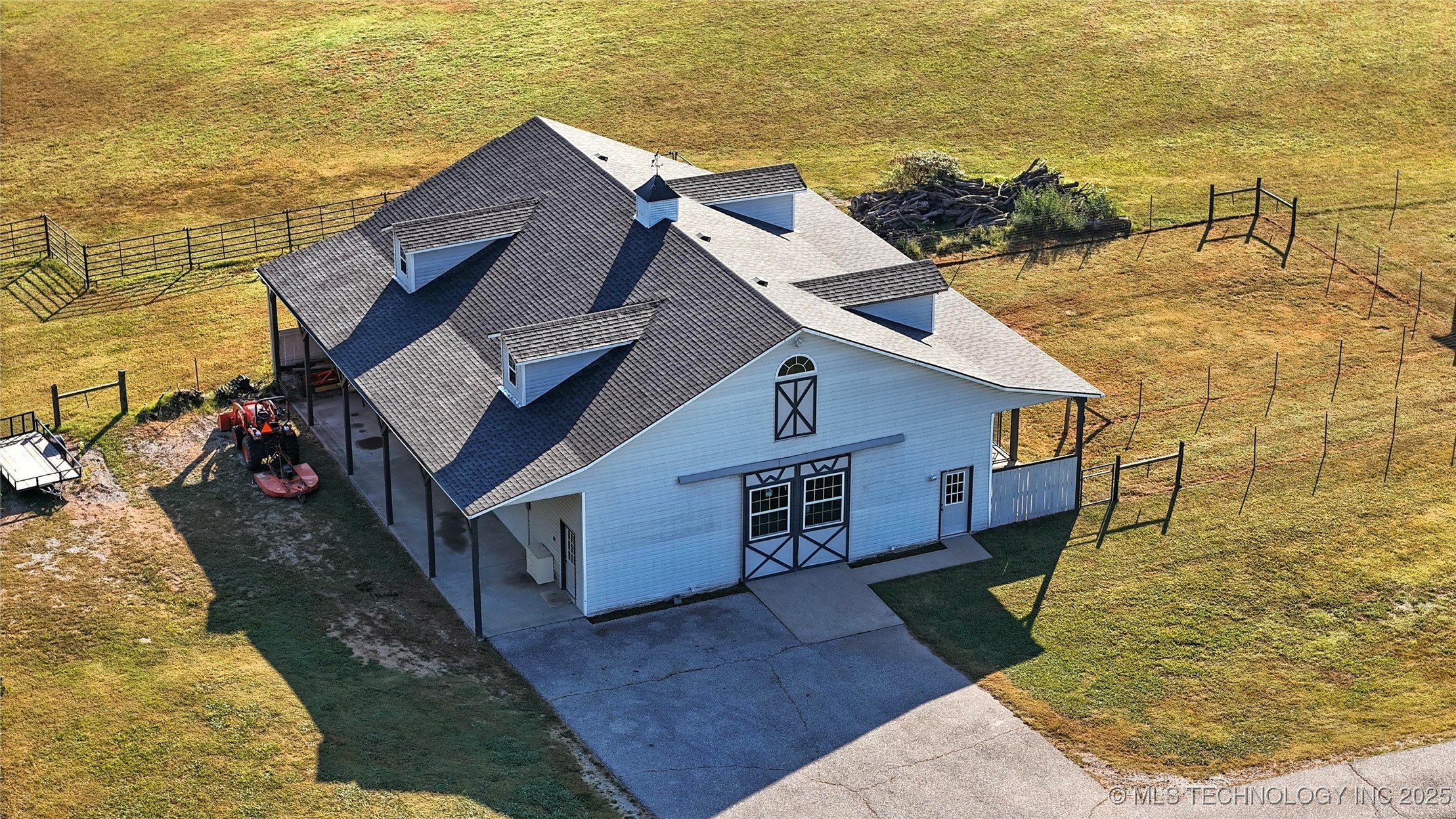 33021 S 625 Road Property Photo 6