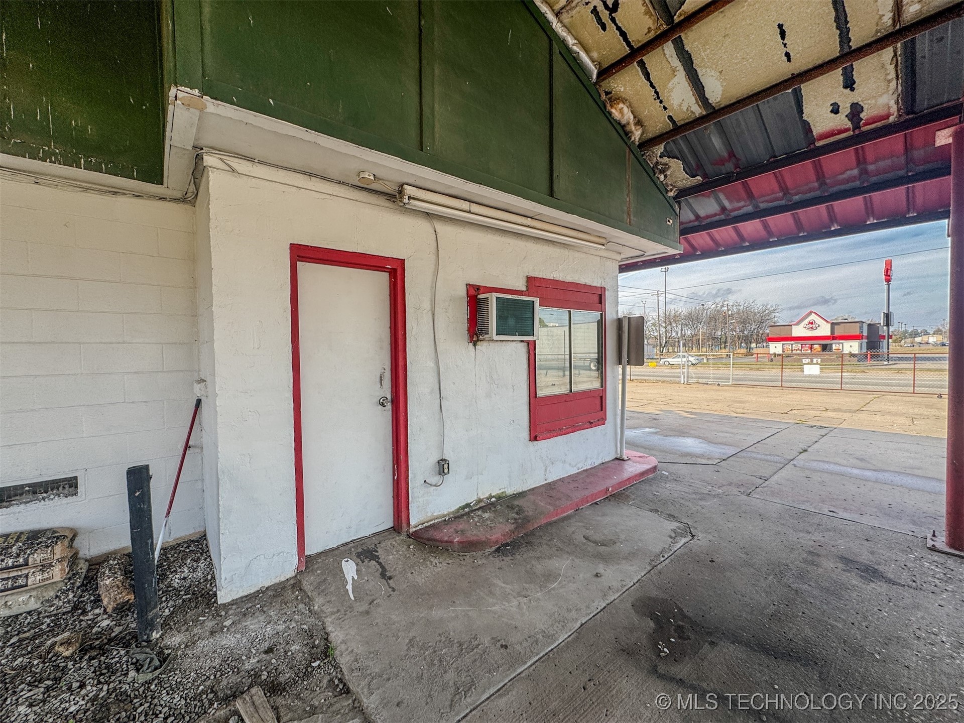 500 S 32nd Street Property Photo 16