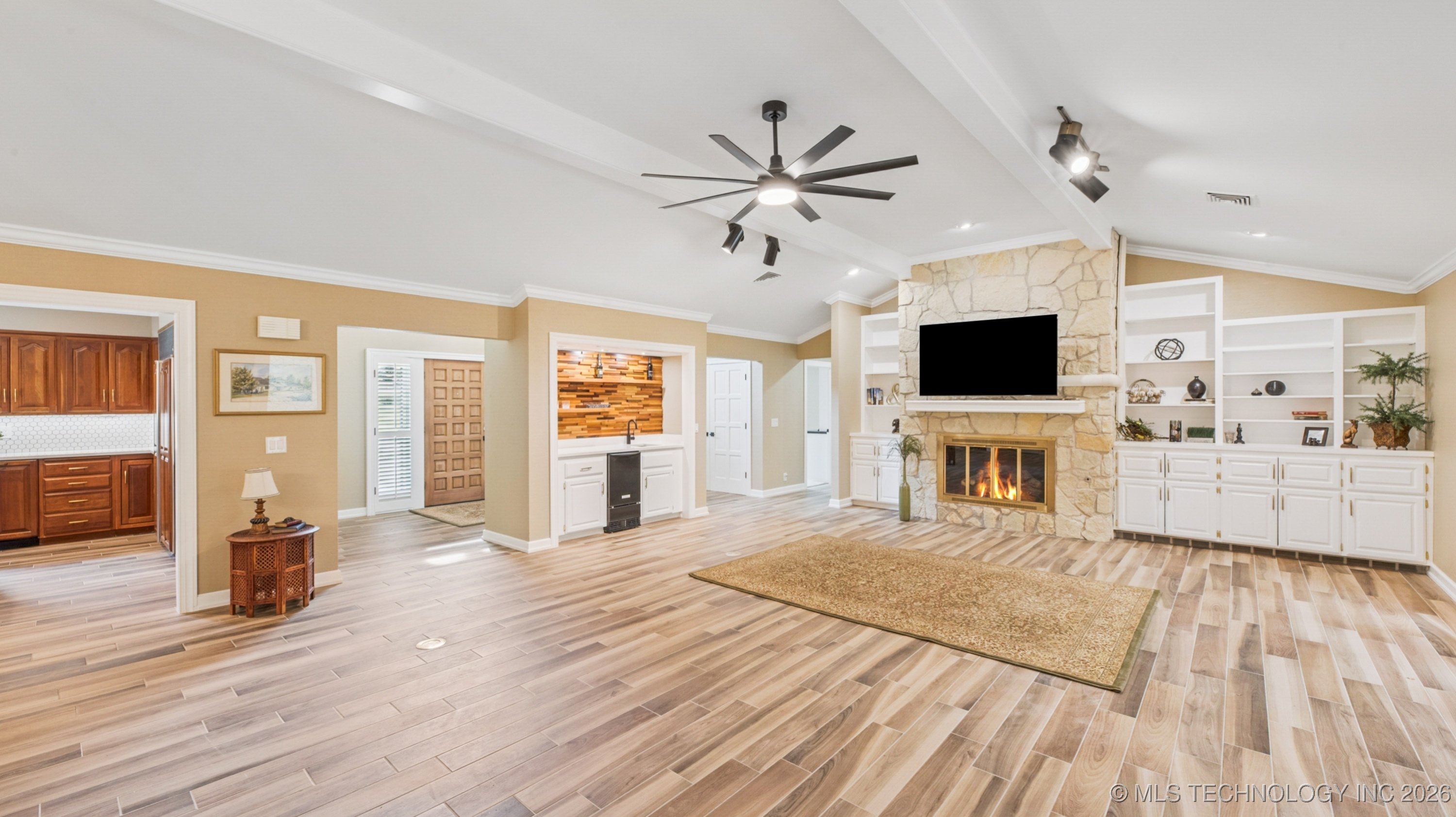 2505 Glynnwood Drive Property Photo 8