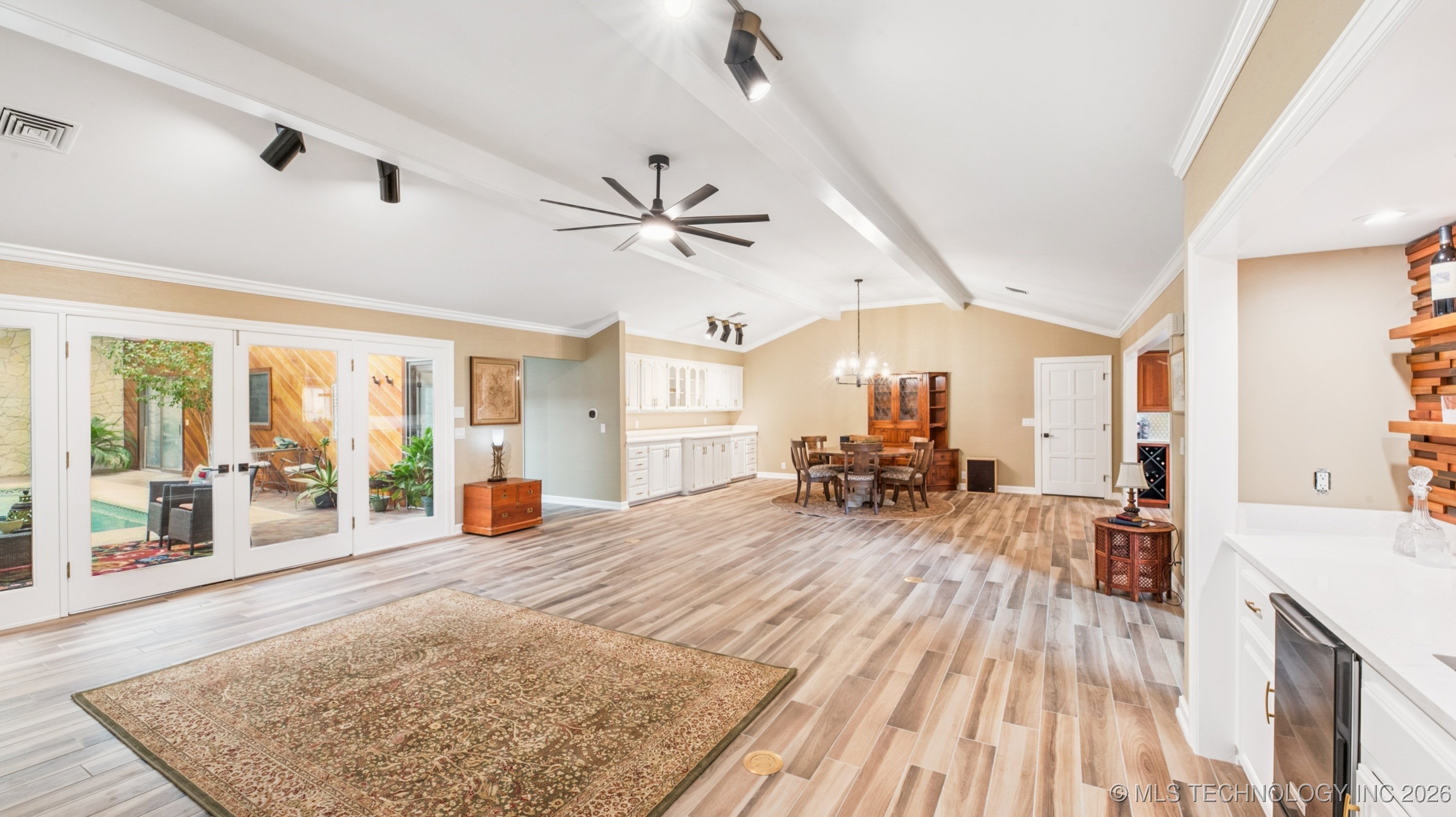 2505 Glynnwood Drive Property Photo 9