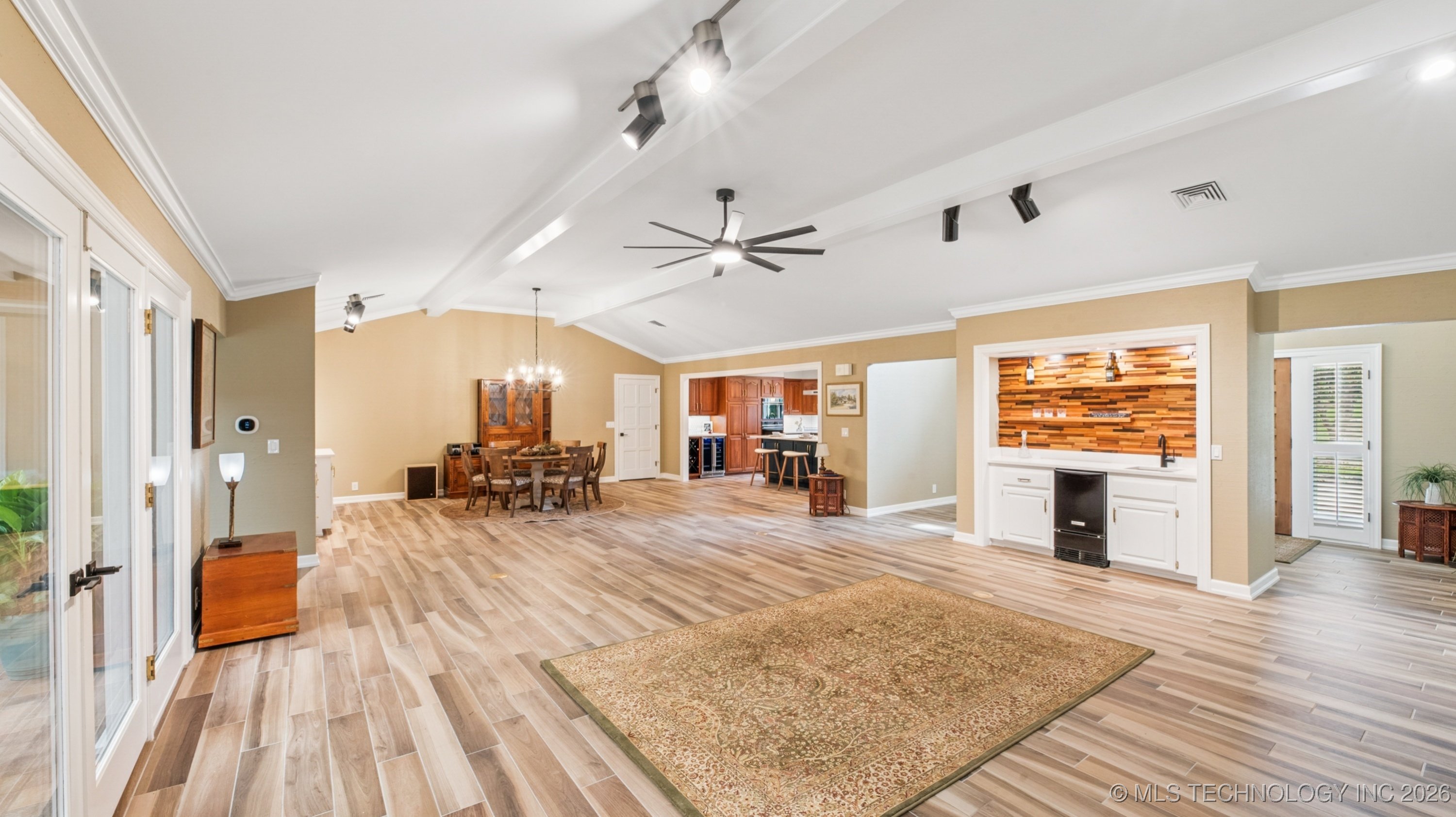 2505 Glynnwood Drive Property Photo 10