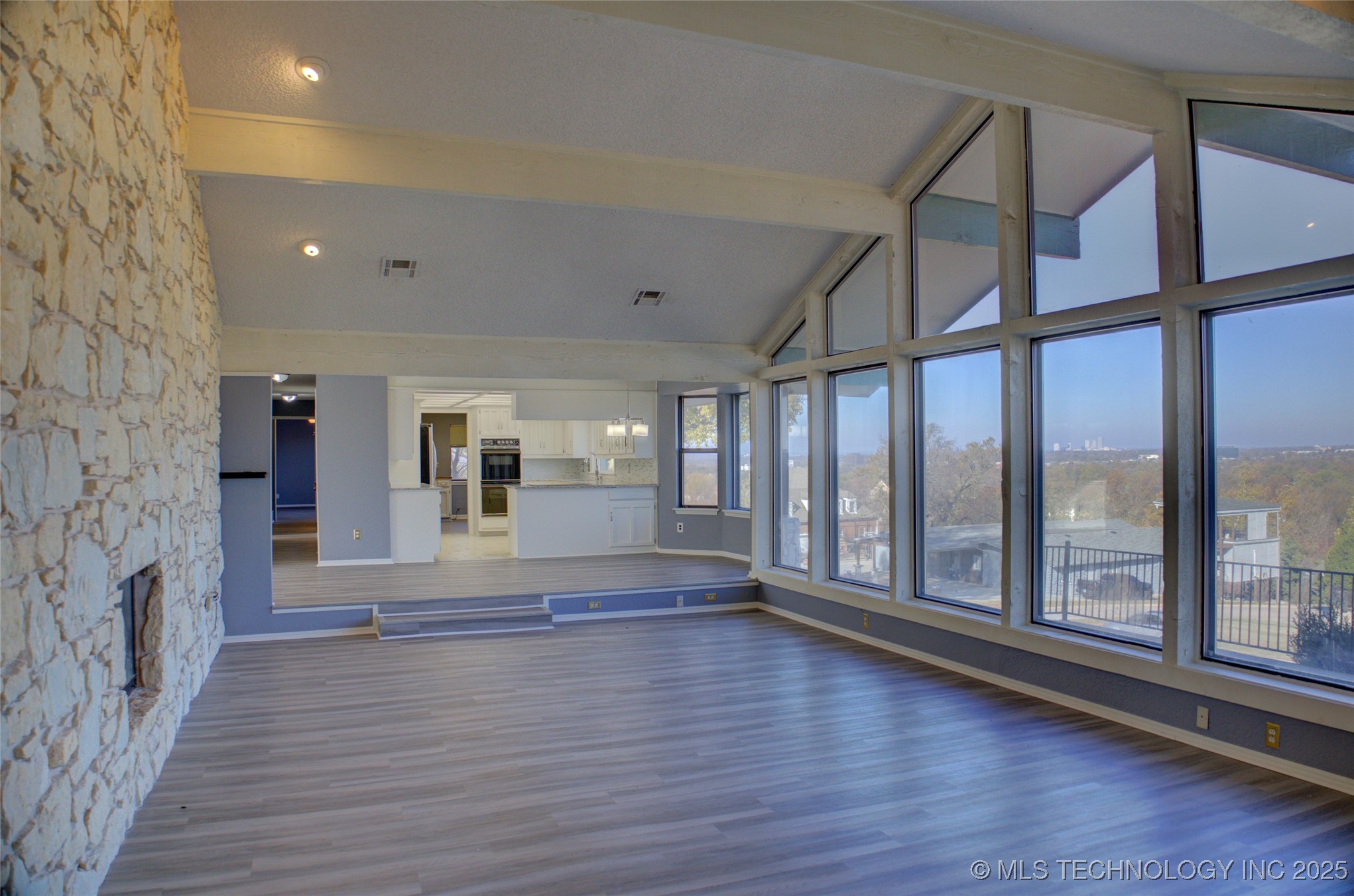 6634 E 60th Place Property Photo 7