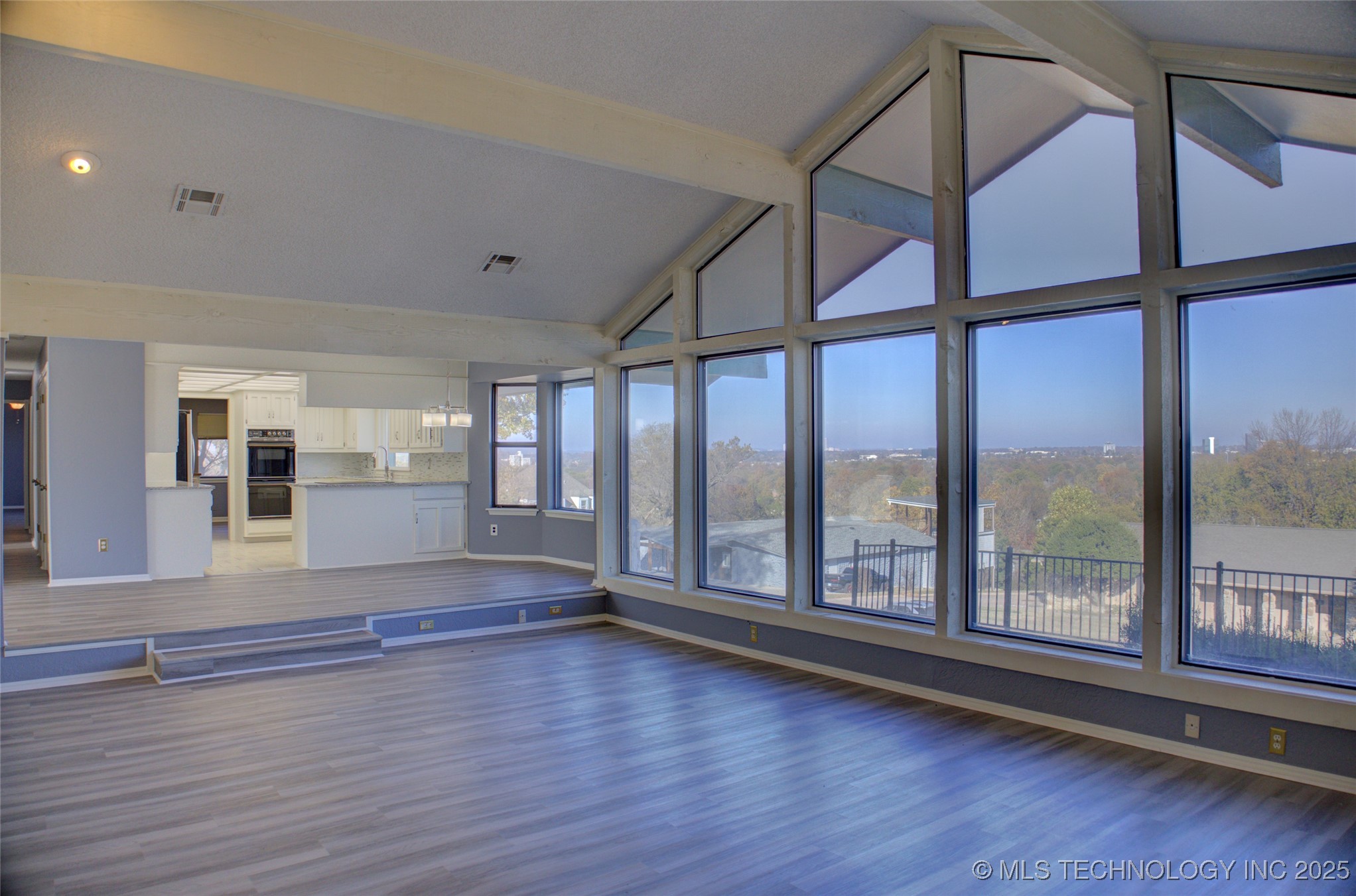 6634 E 60th Place Property Photo 8