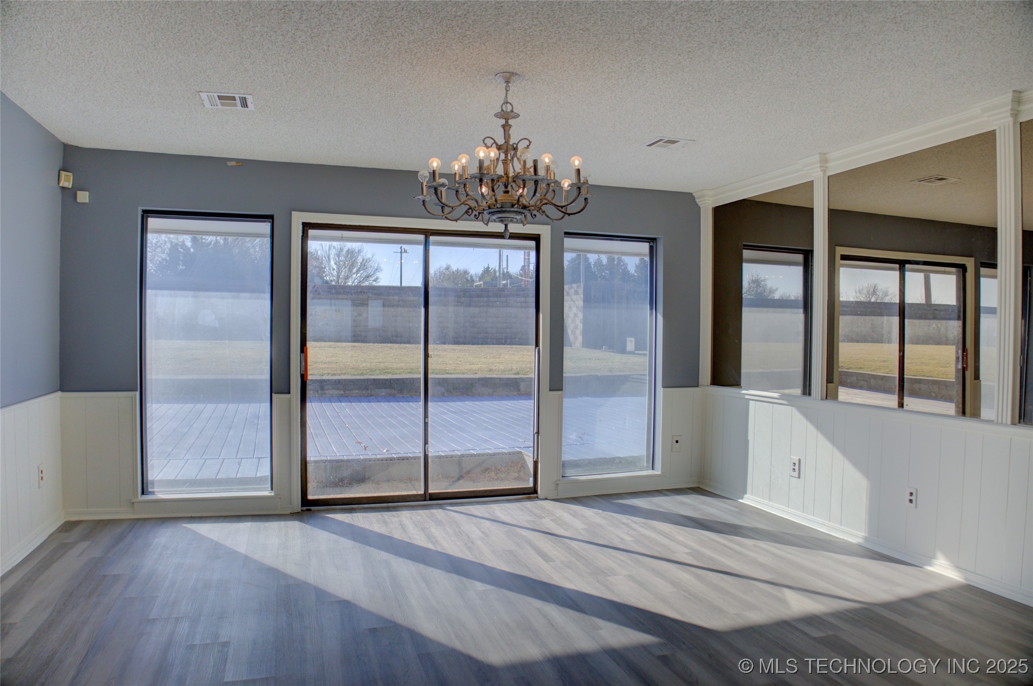 6634 E 60th Place Property Photo 16