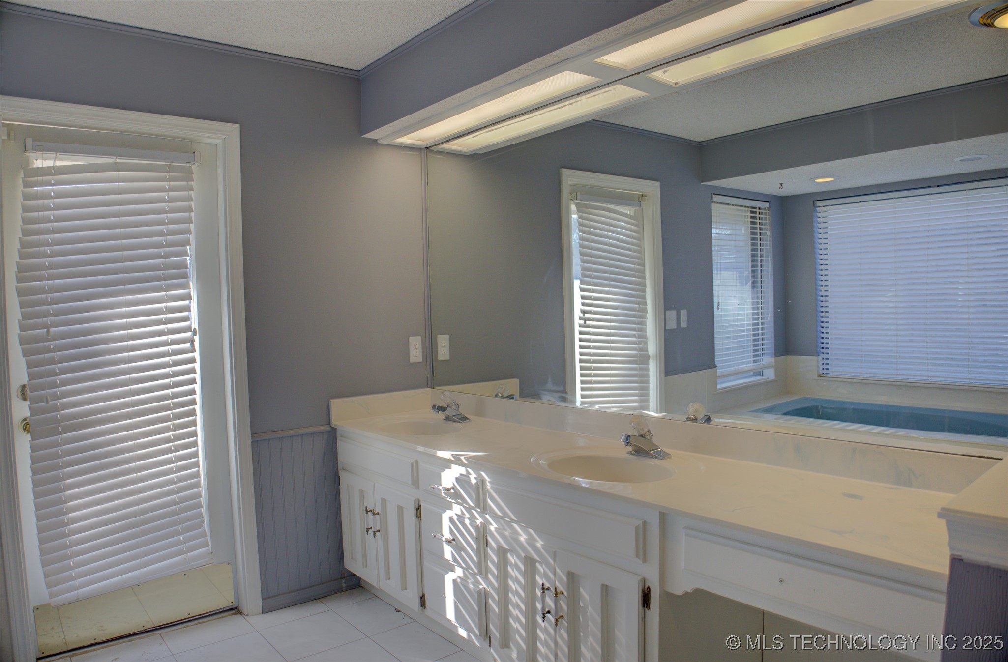 6634 E 60th Place Property Photo 36