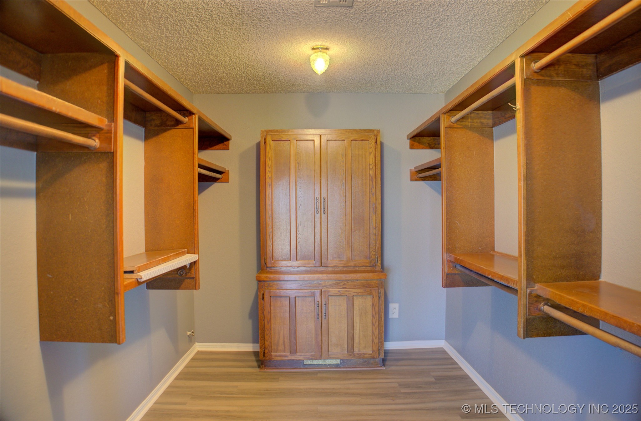 6634 E 60th Place Property Photo 40